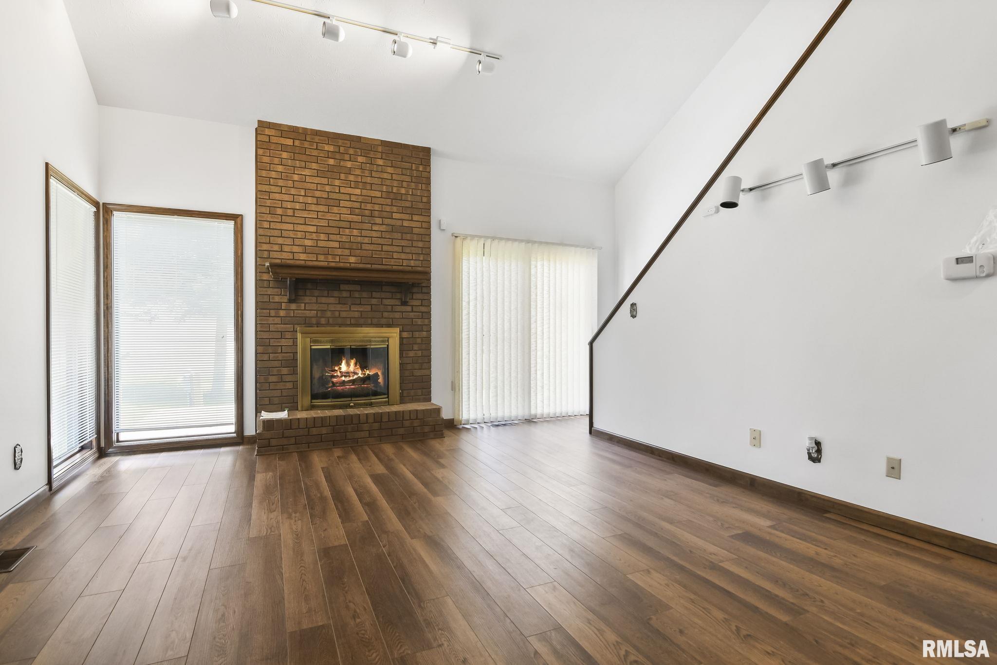 522 N SPRINGFIELD