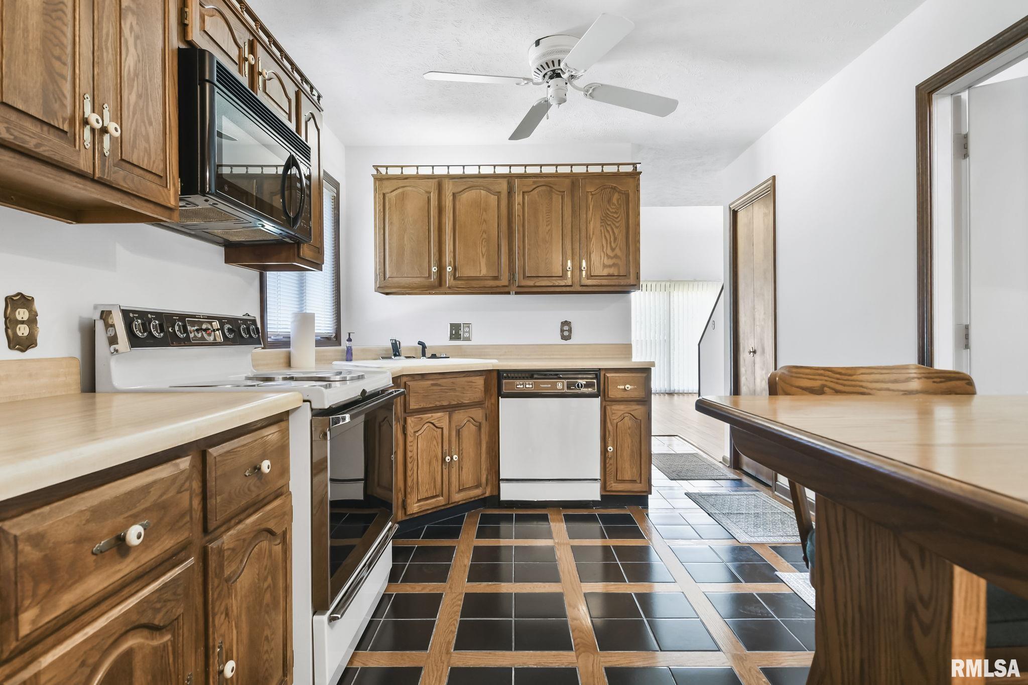 522 N SPRINGFIELD