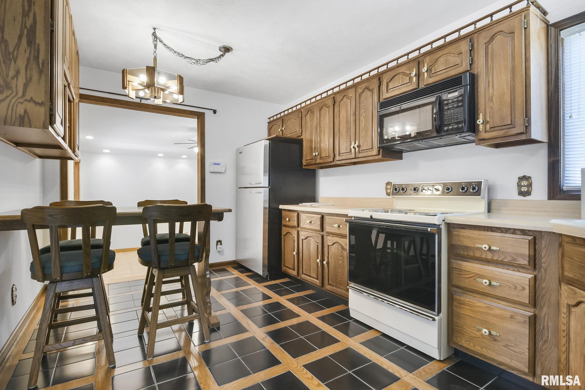 522 N SPRINGFIELD