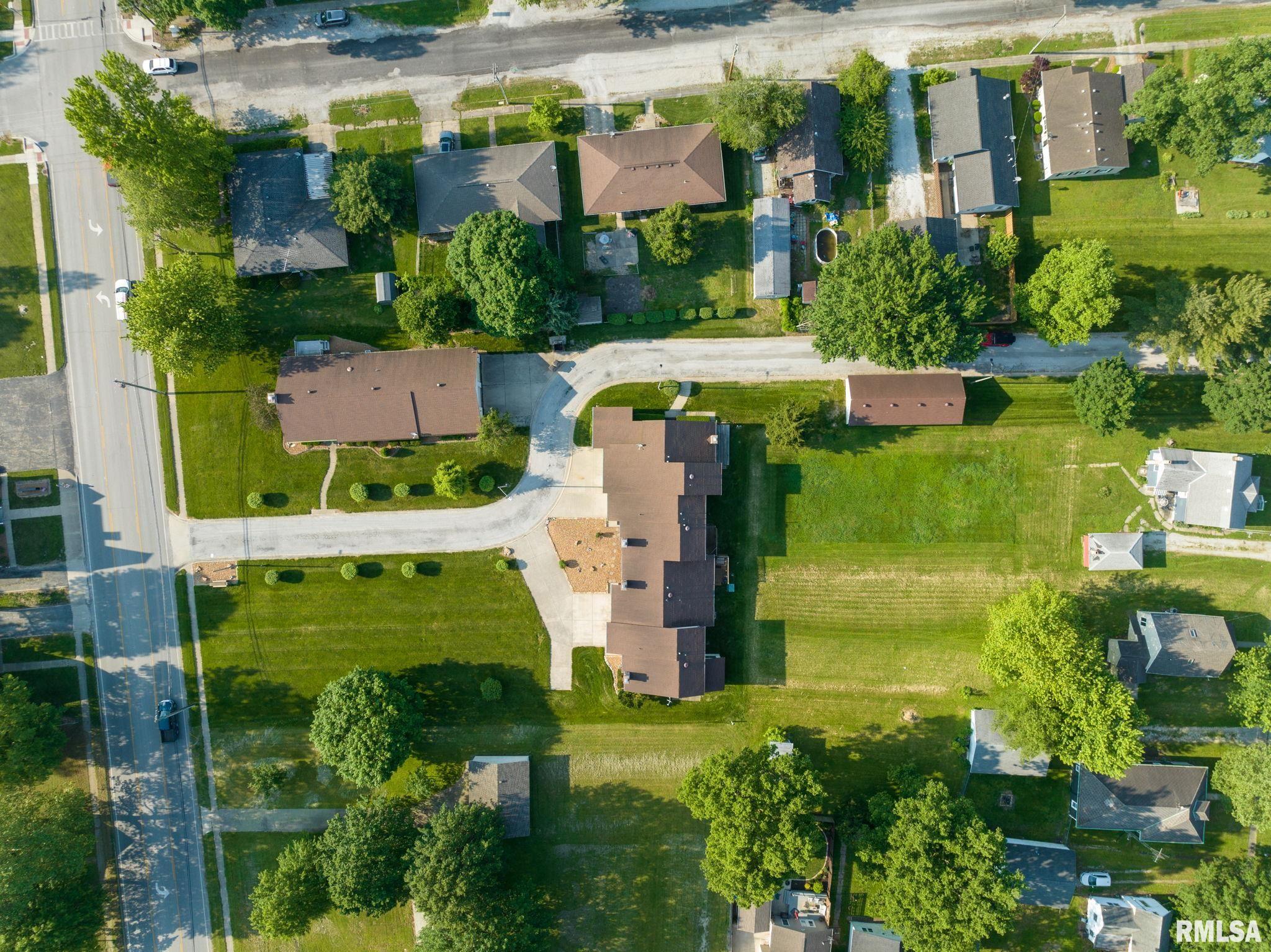 522 N SPRINGFIELD