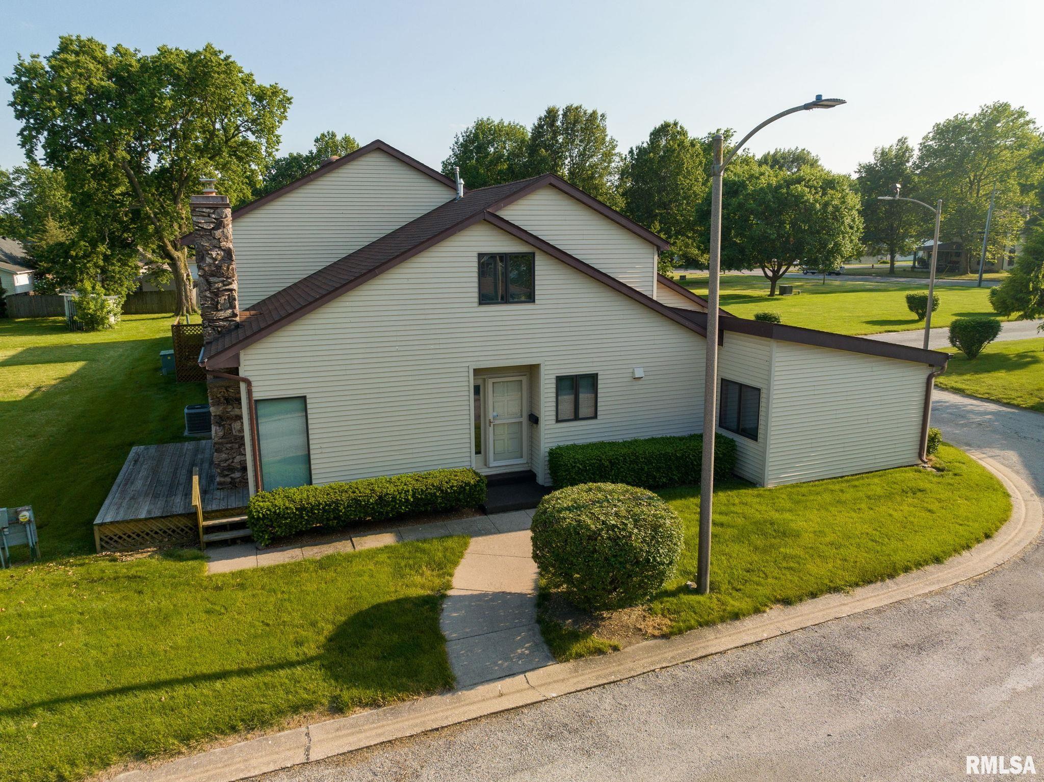 522 N SPRINGFIELD