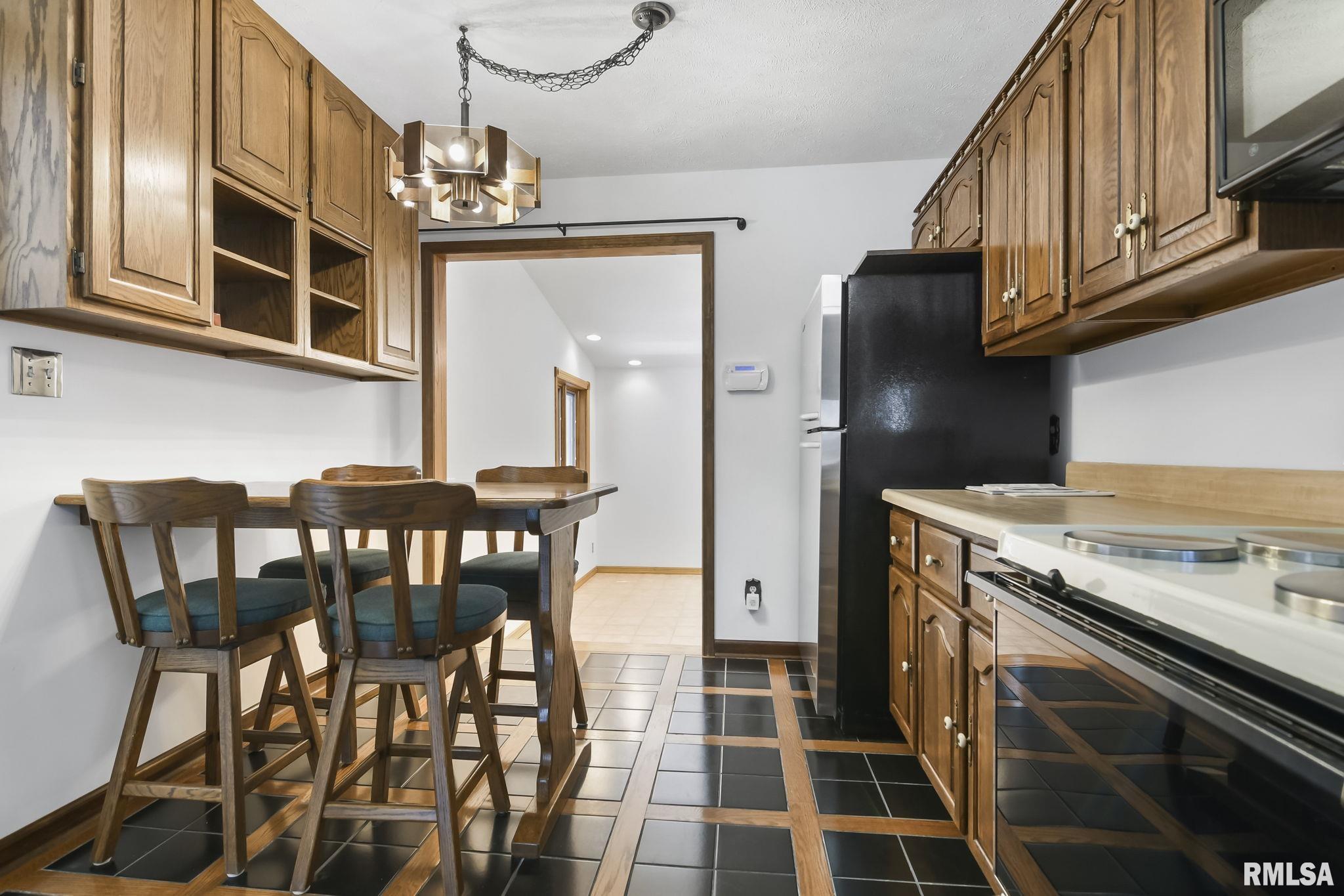 522 N SPRINGFIELD