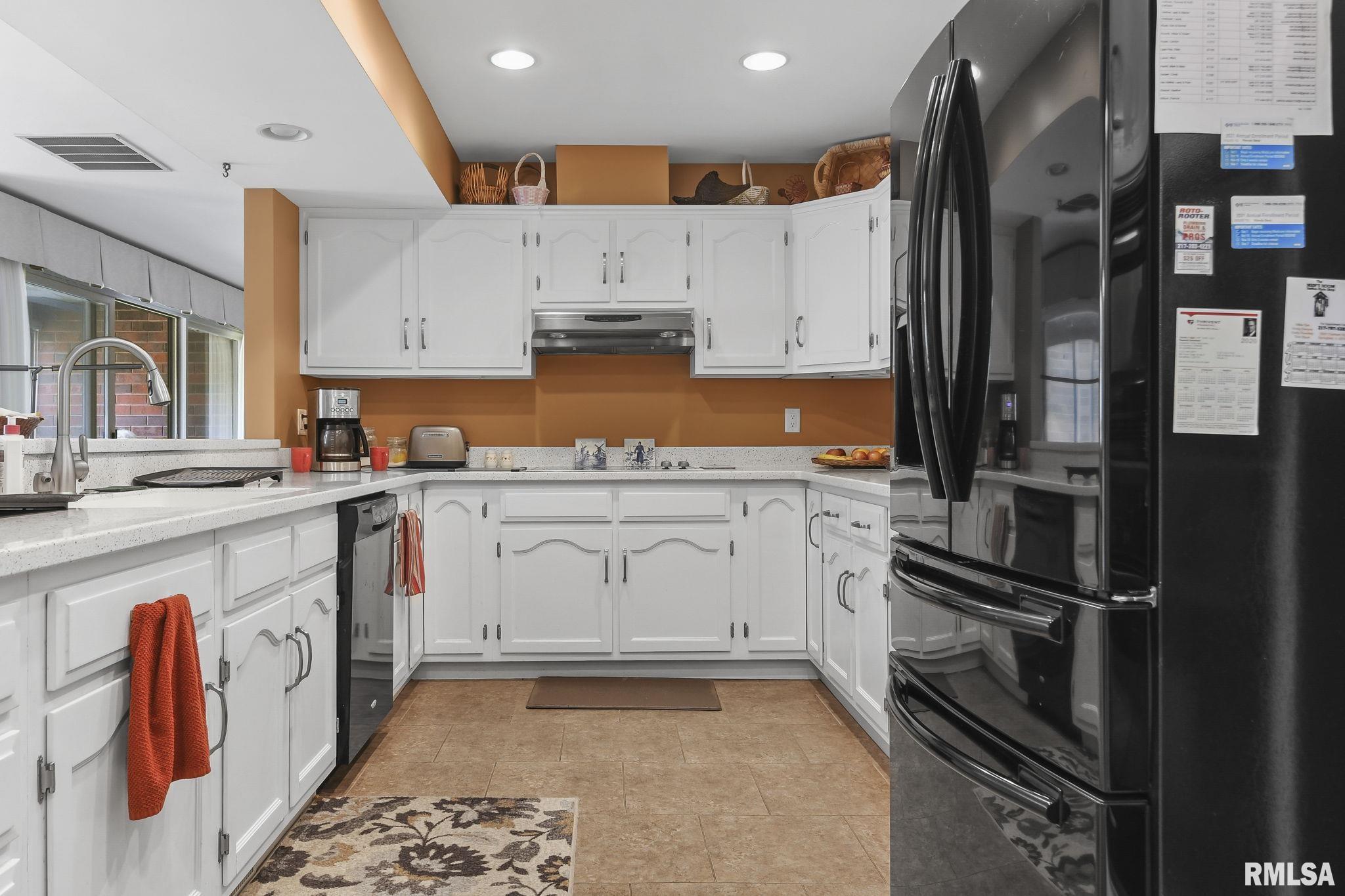 1212 W South Grand Avenue Unit: 225