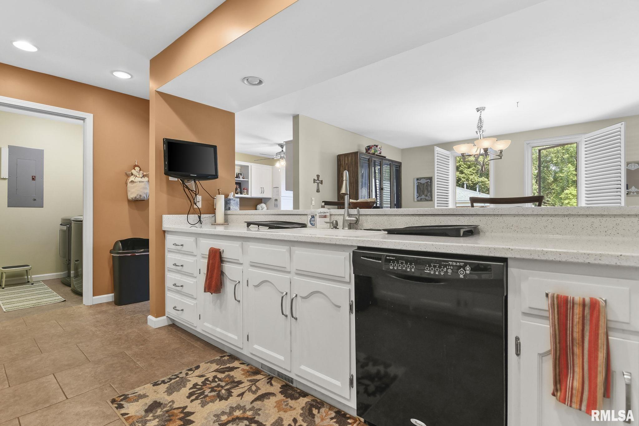 1212 W South Grand Avenue Unit: 225
