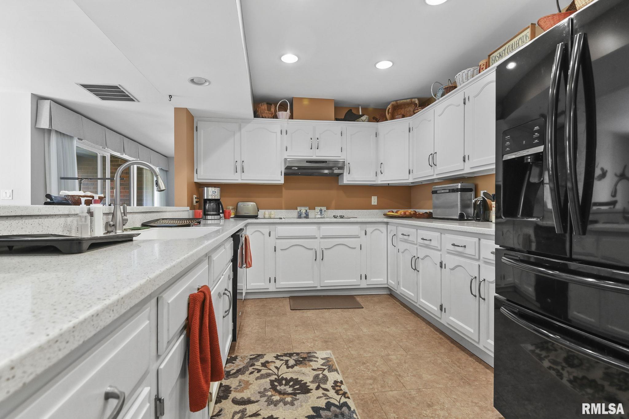 1212 W South Grand Avenue Unit: 225