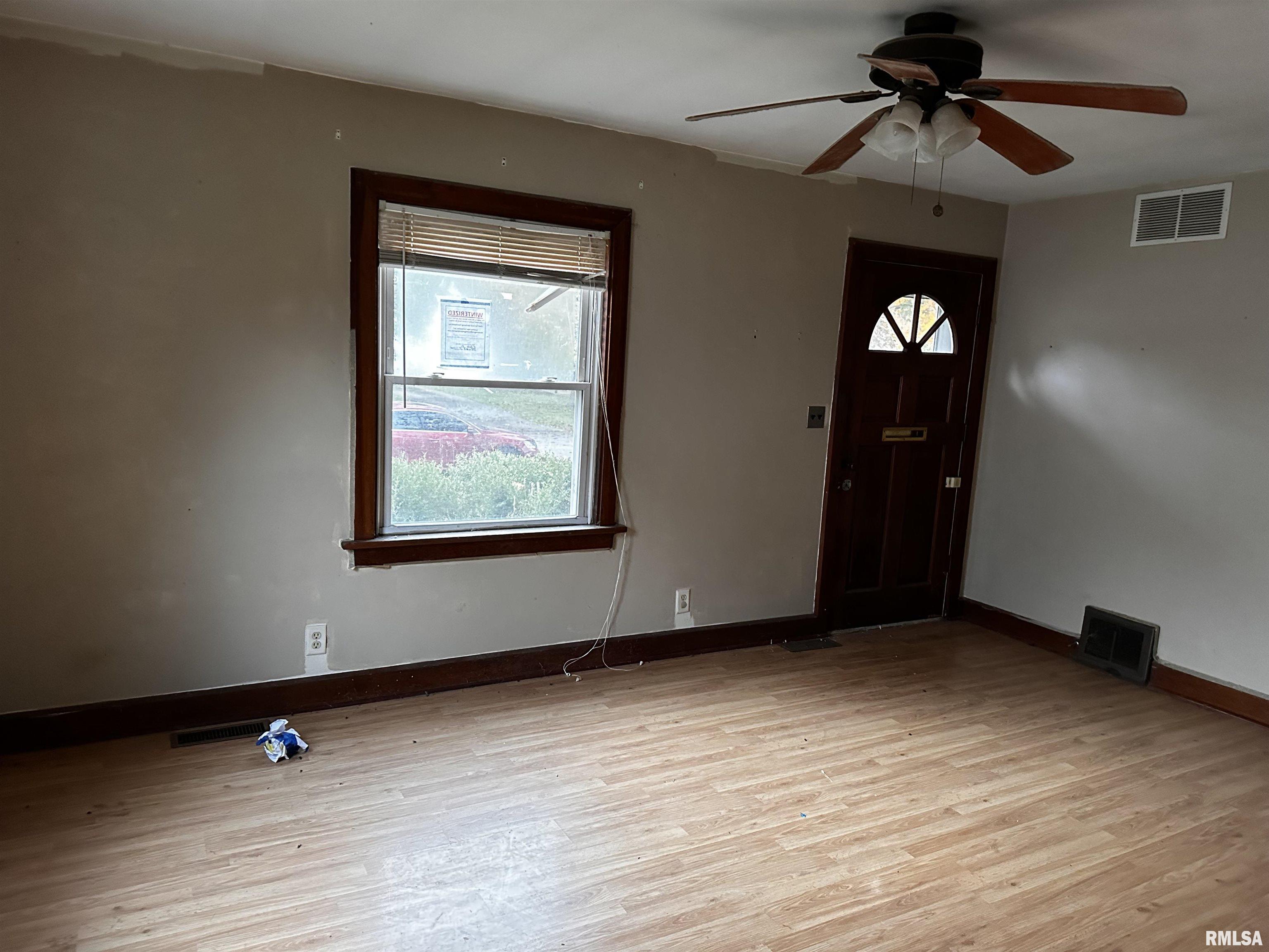 5 BELLE Place