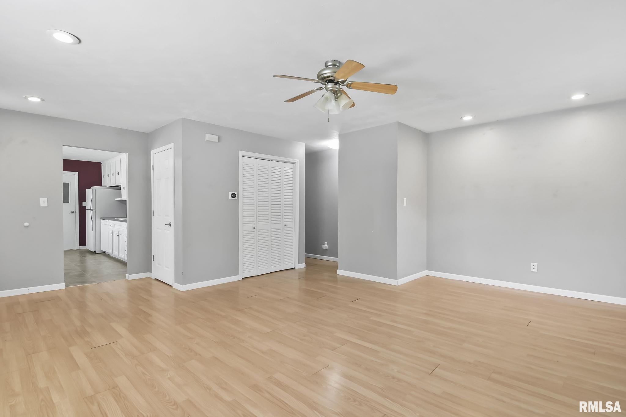 206 S 8TH Street