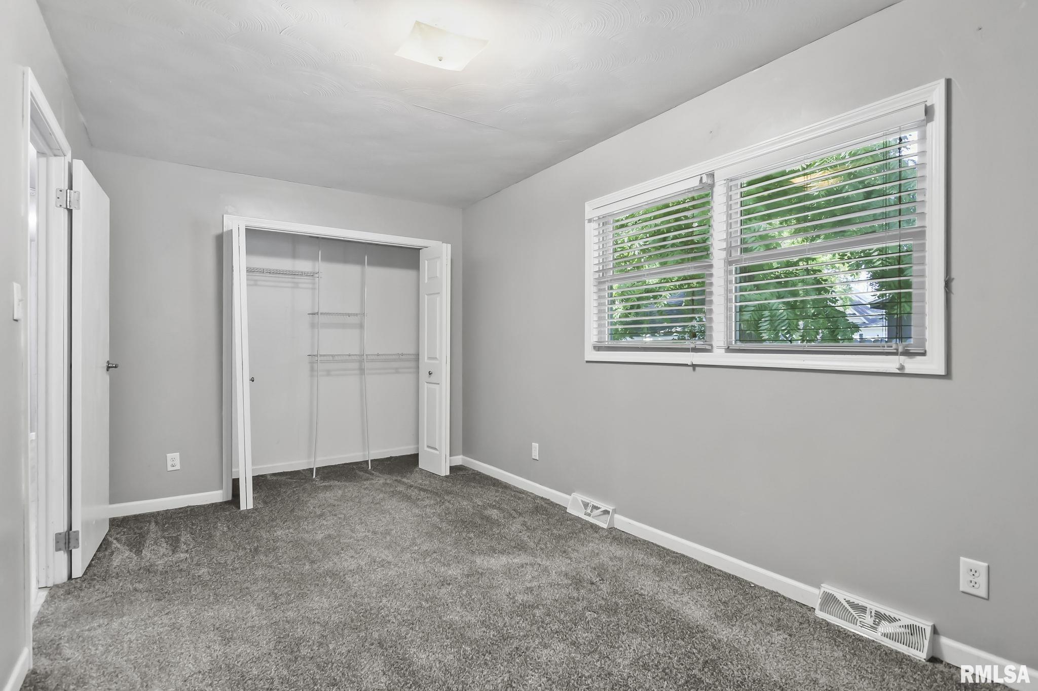 206 S 8TH Street