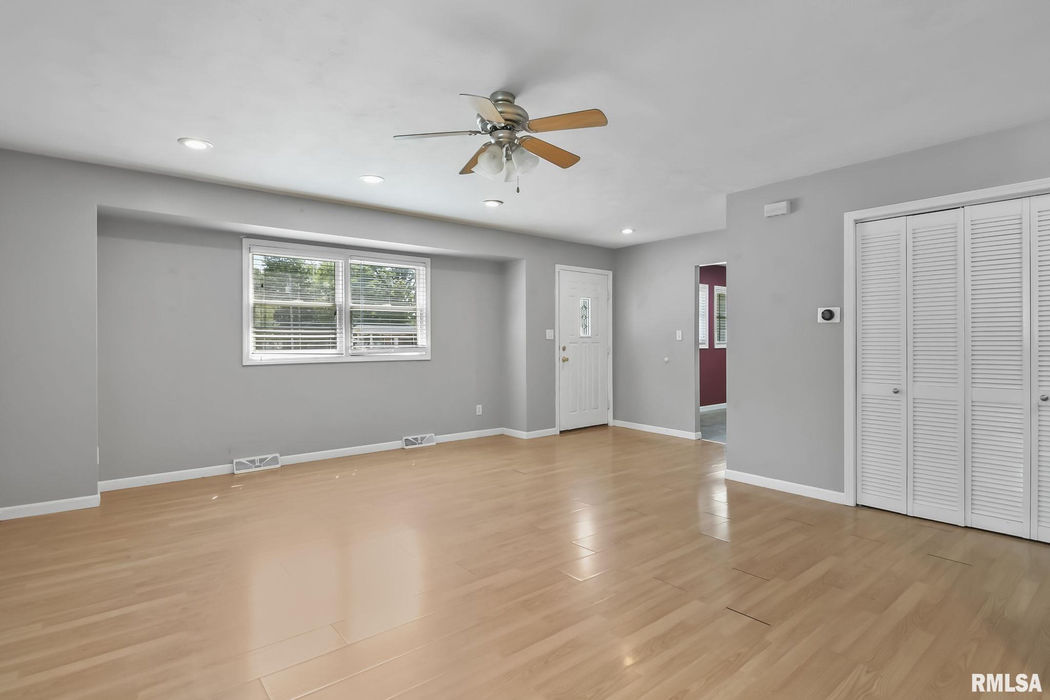 206 S 8TH Street