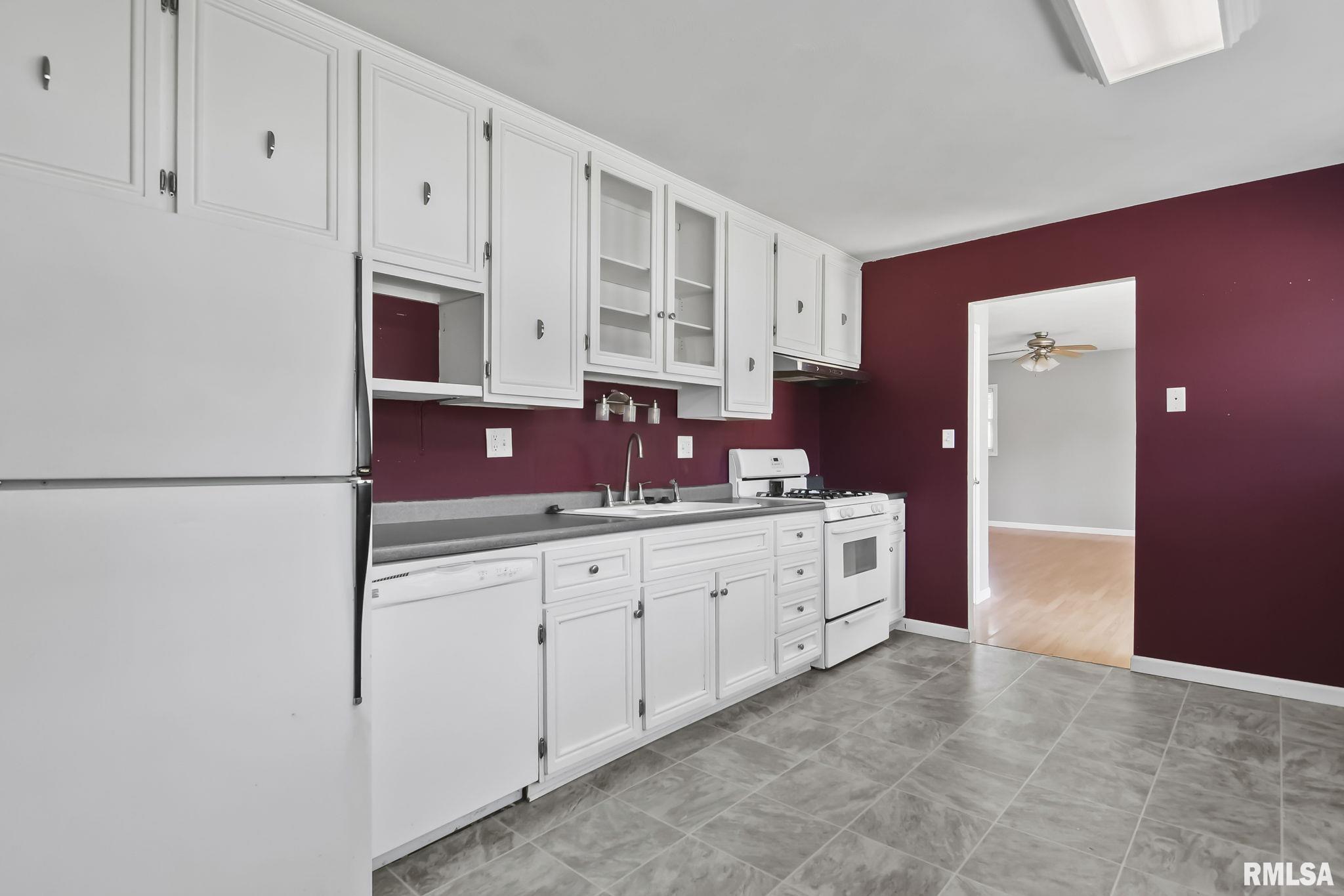 206 S 8TH Street