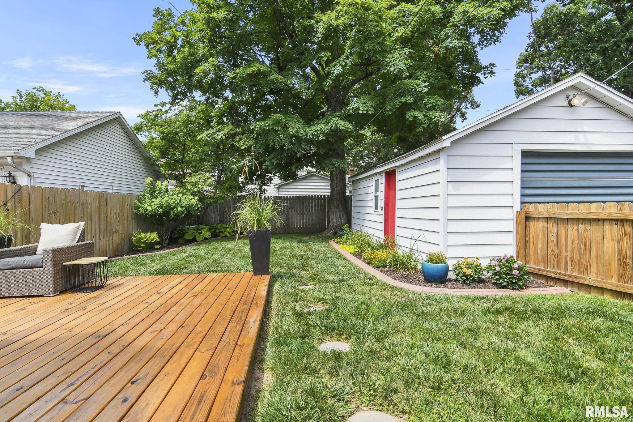 1545 W JACKSON Street