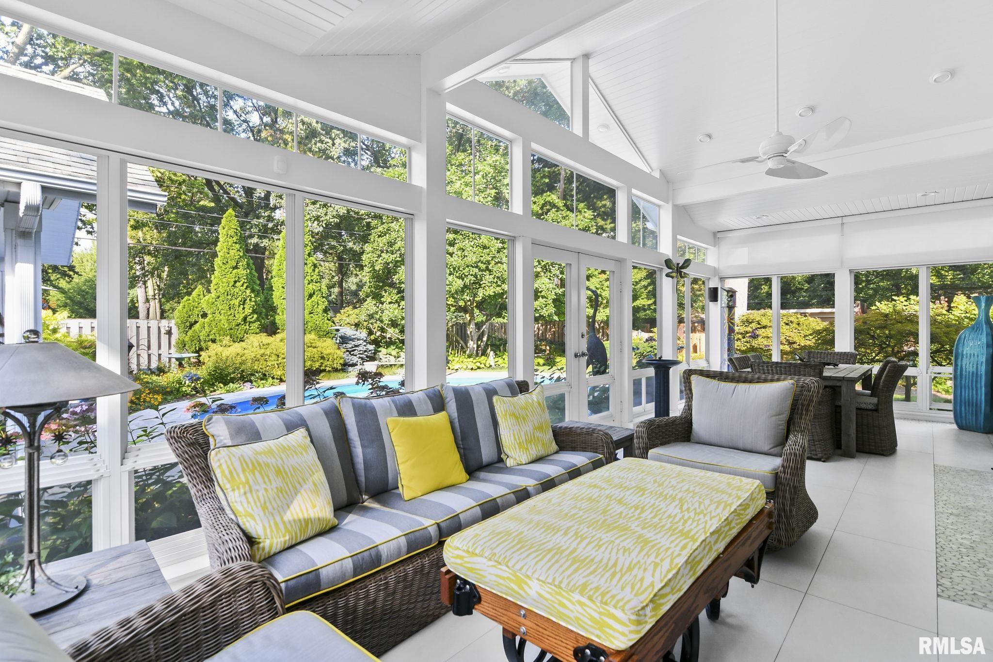 1037 WOODLAND Avenue