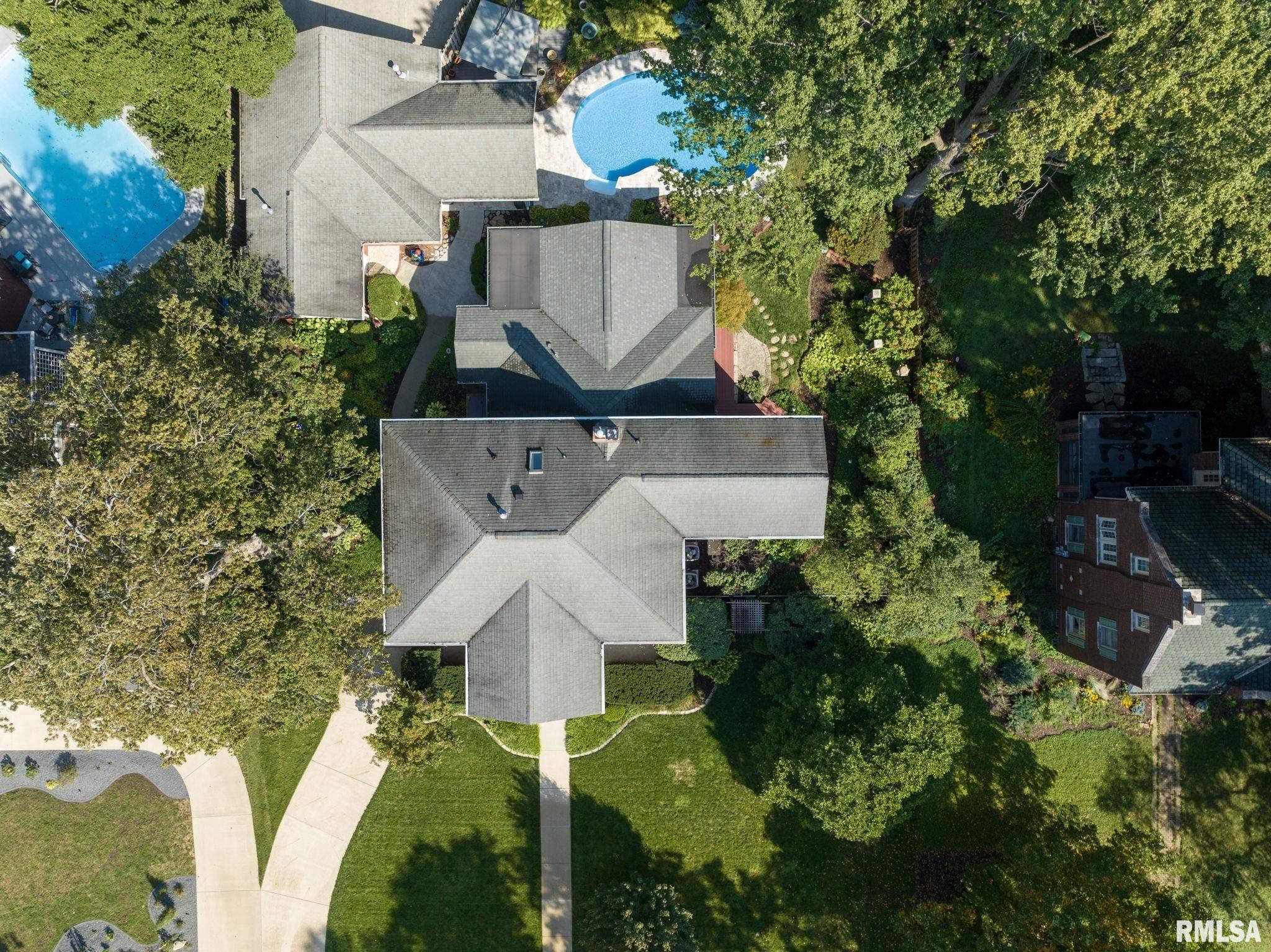 1037 WOODLAND Avenue