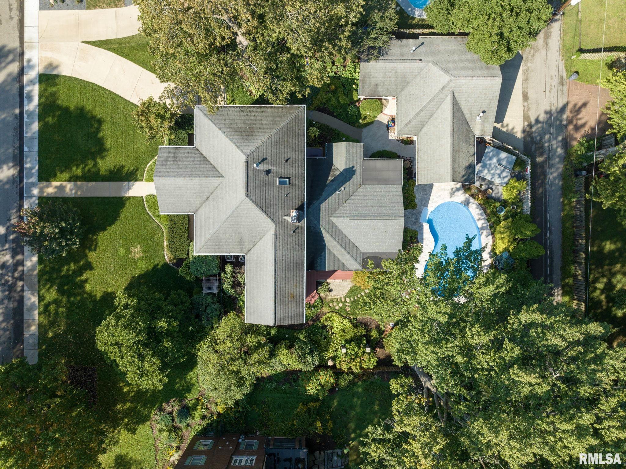 1037 WOODLAND Avenue