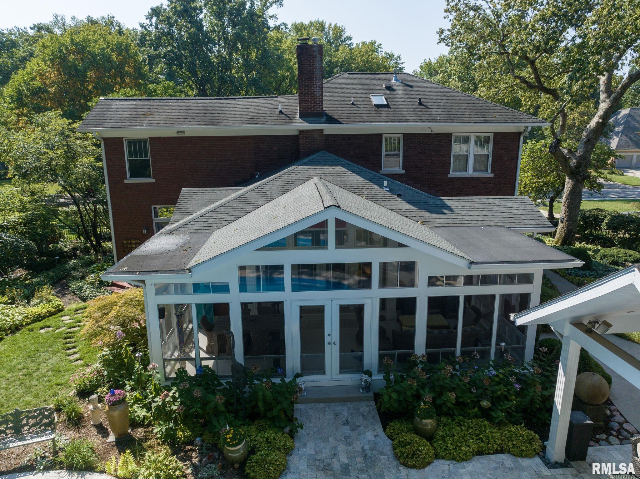 1037 WOODLAND Avenue