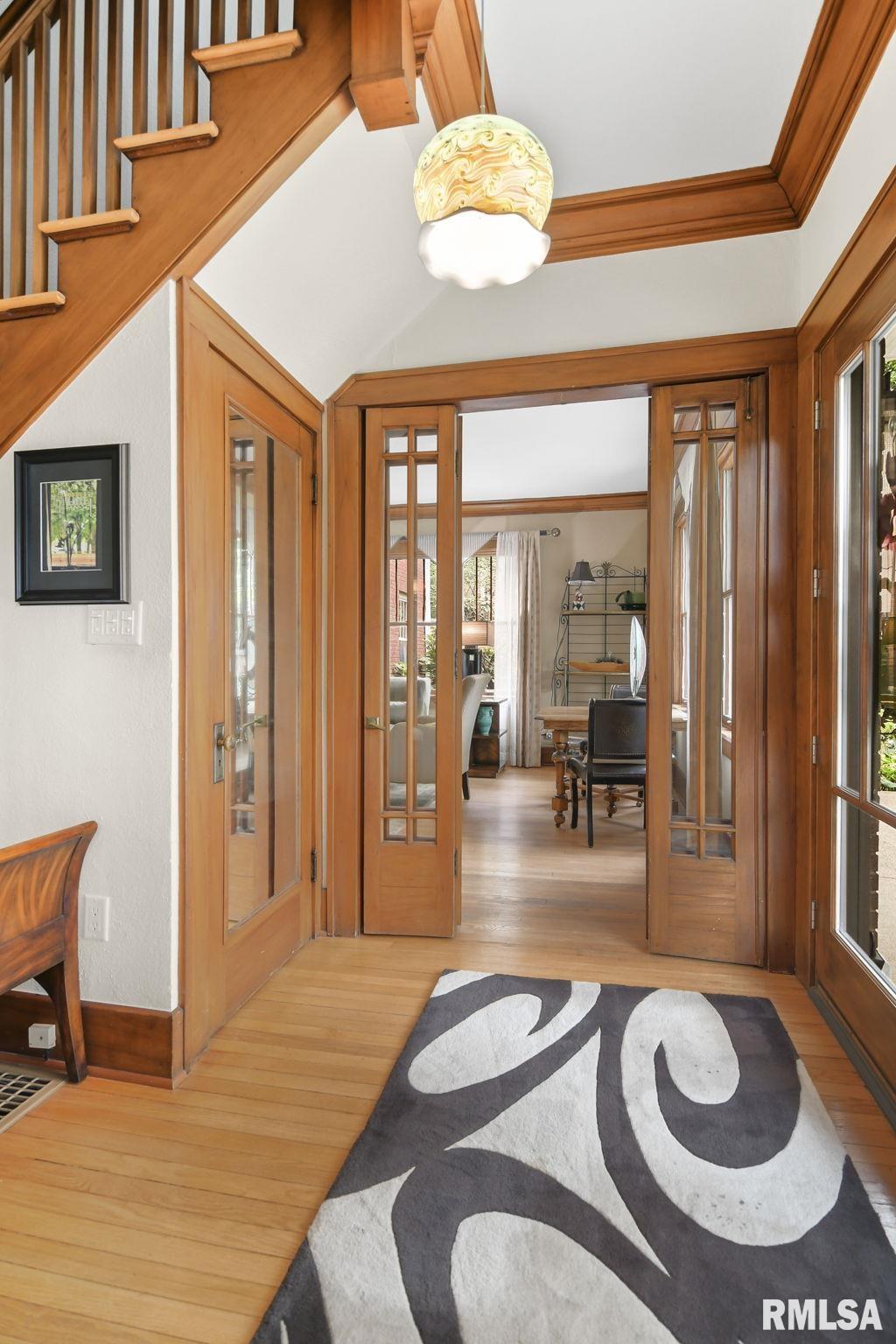 1037 WOODLAND Avenue