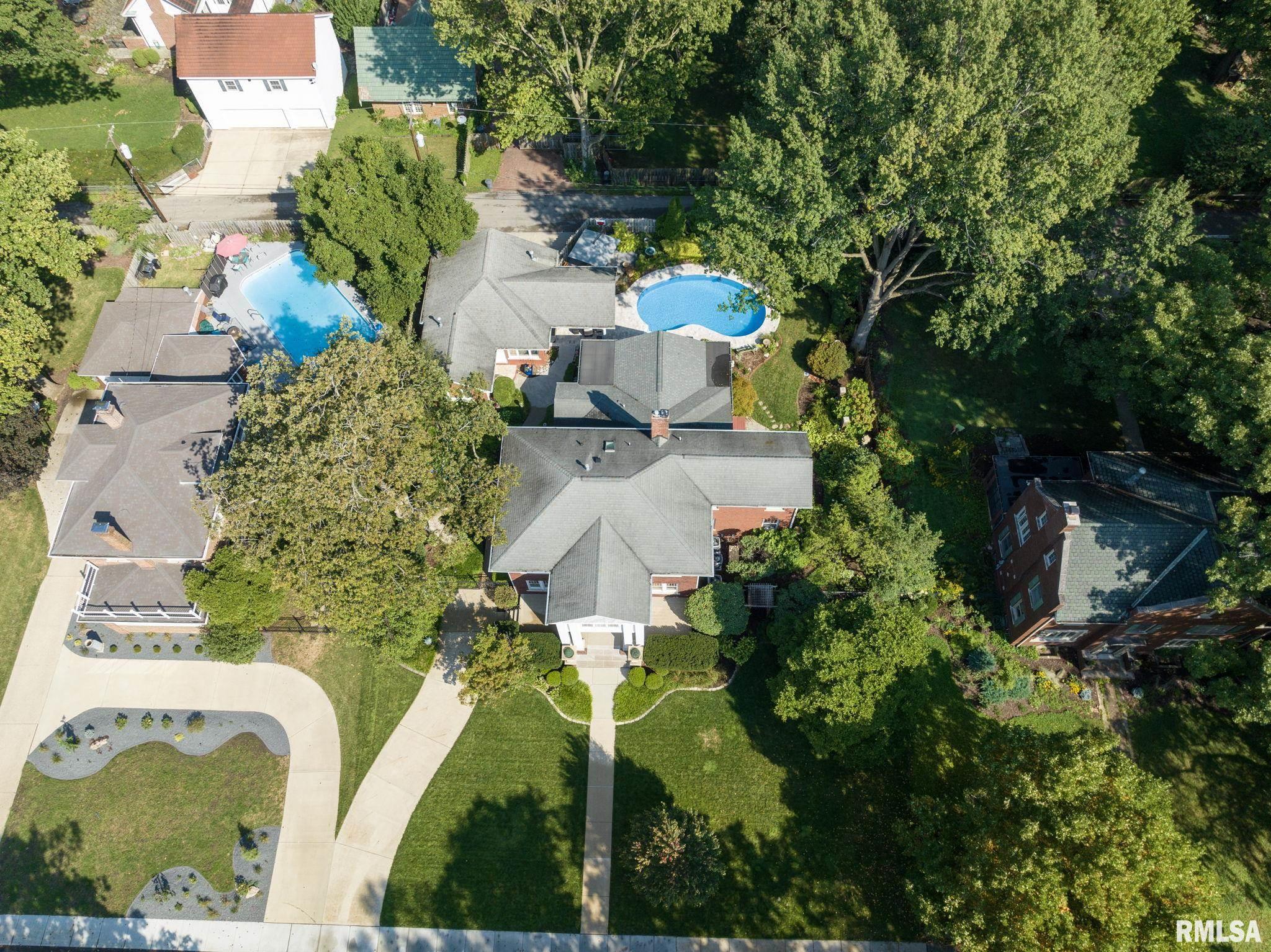 1037 WOODLAND Avenue