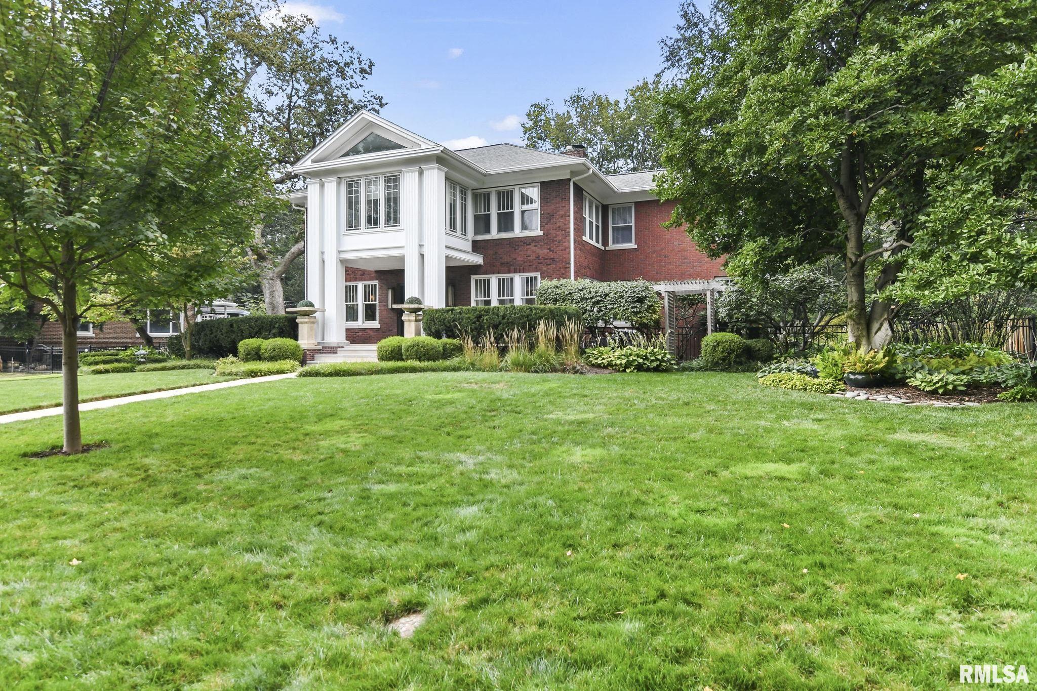 1037 WOODLAND Avenue