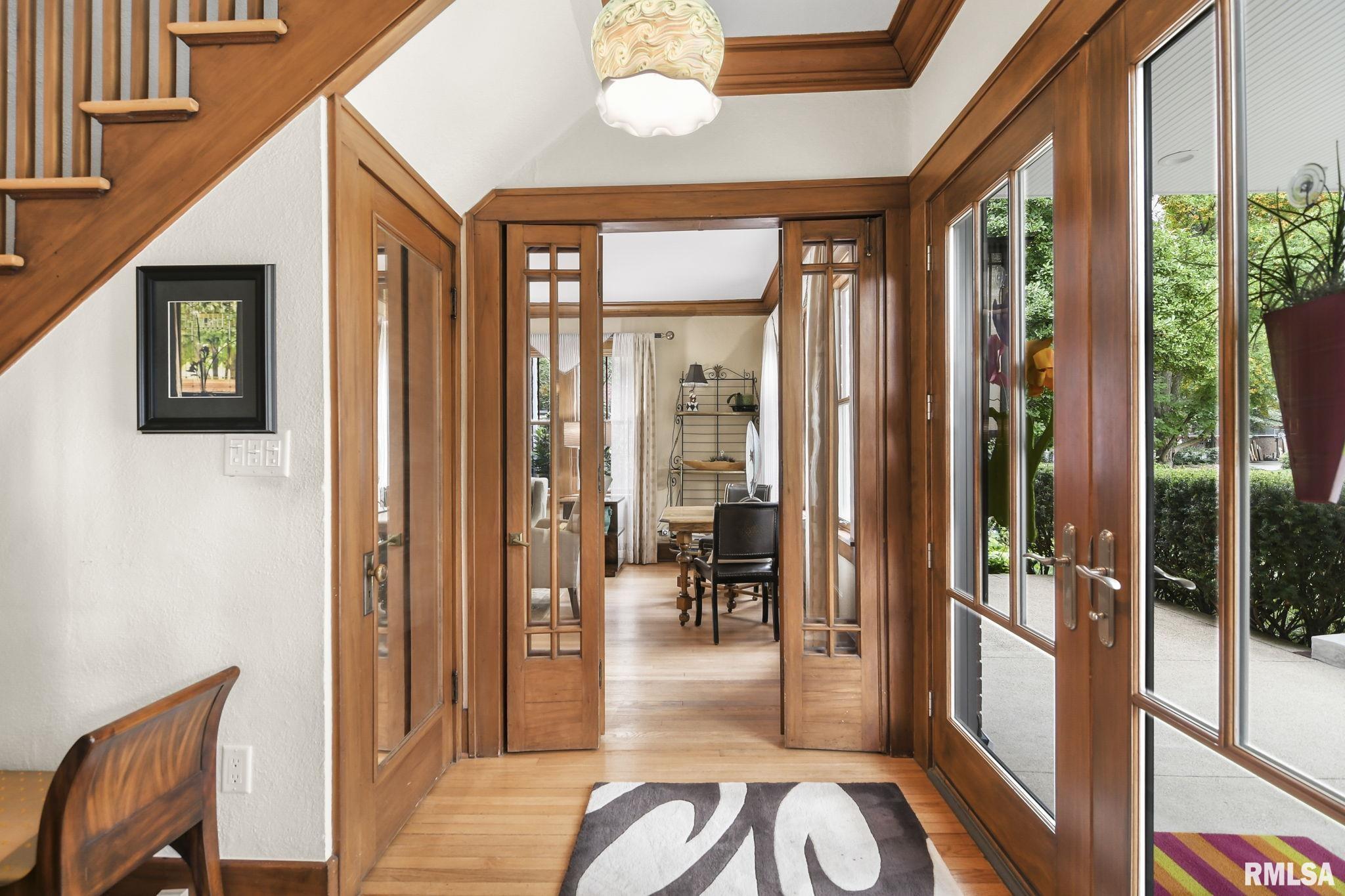 1037 WOODLAND Avenue