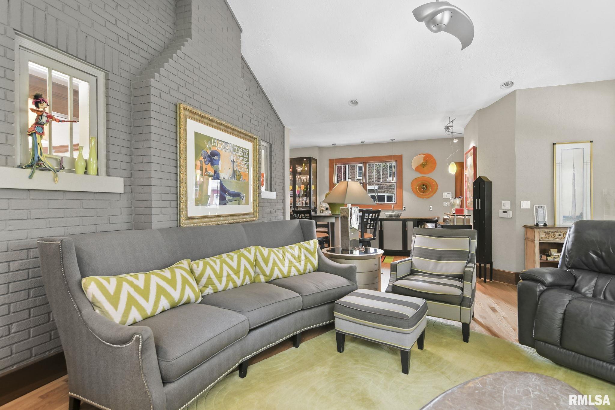 1037 WOODLAND Avenue