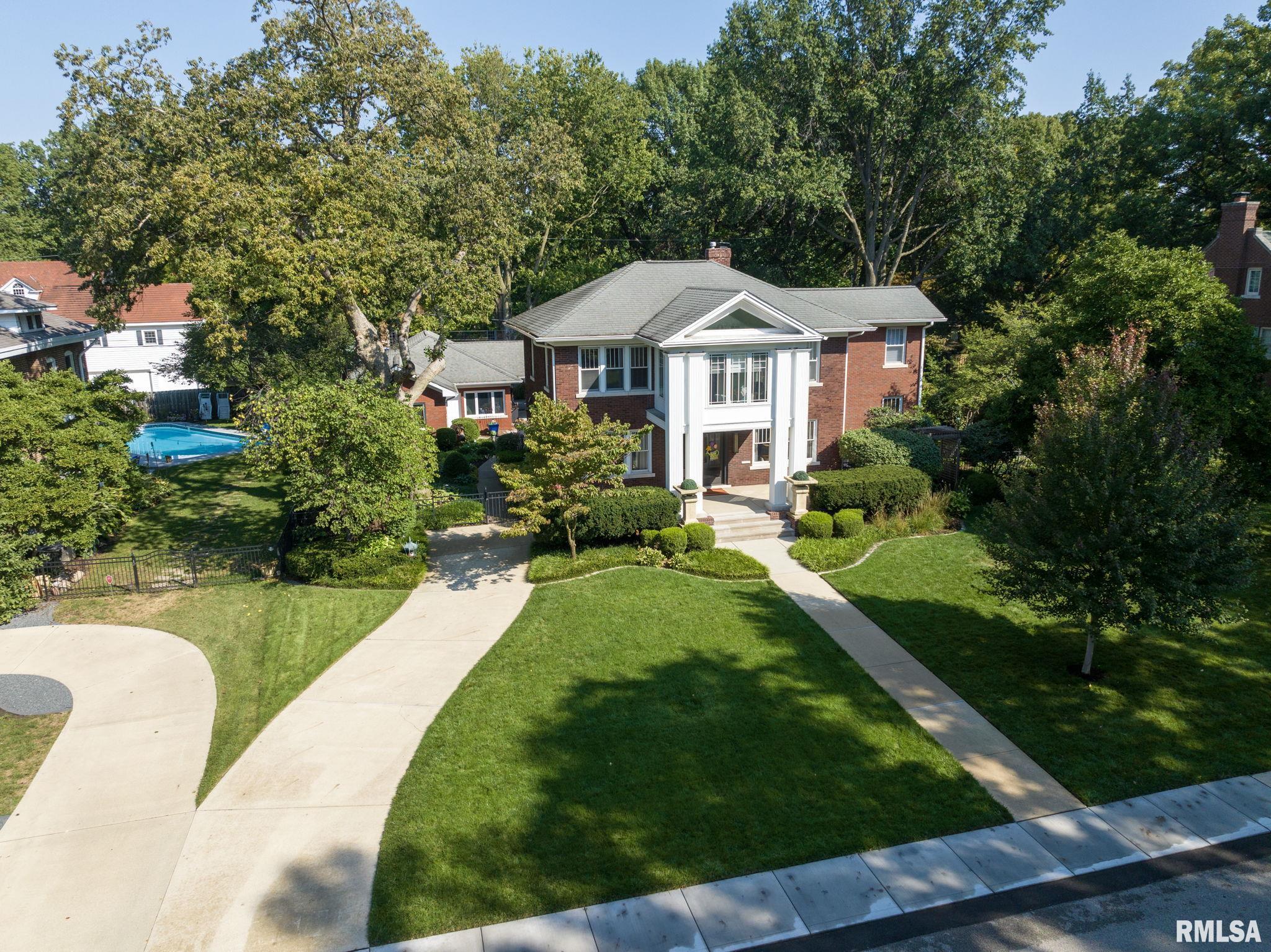 1037 WOODLAND Avenue