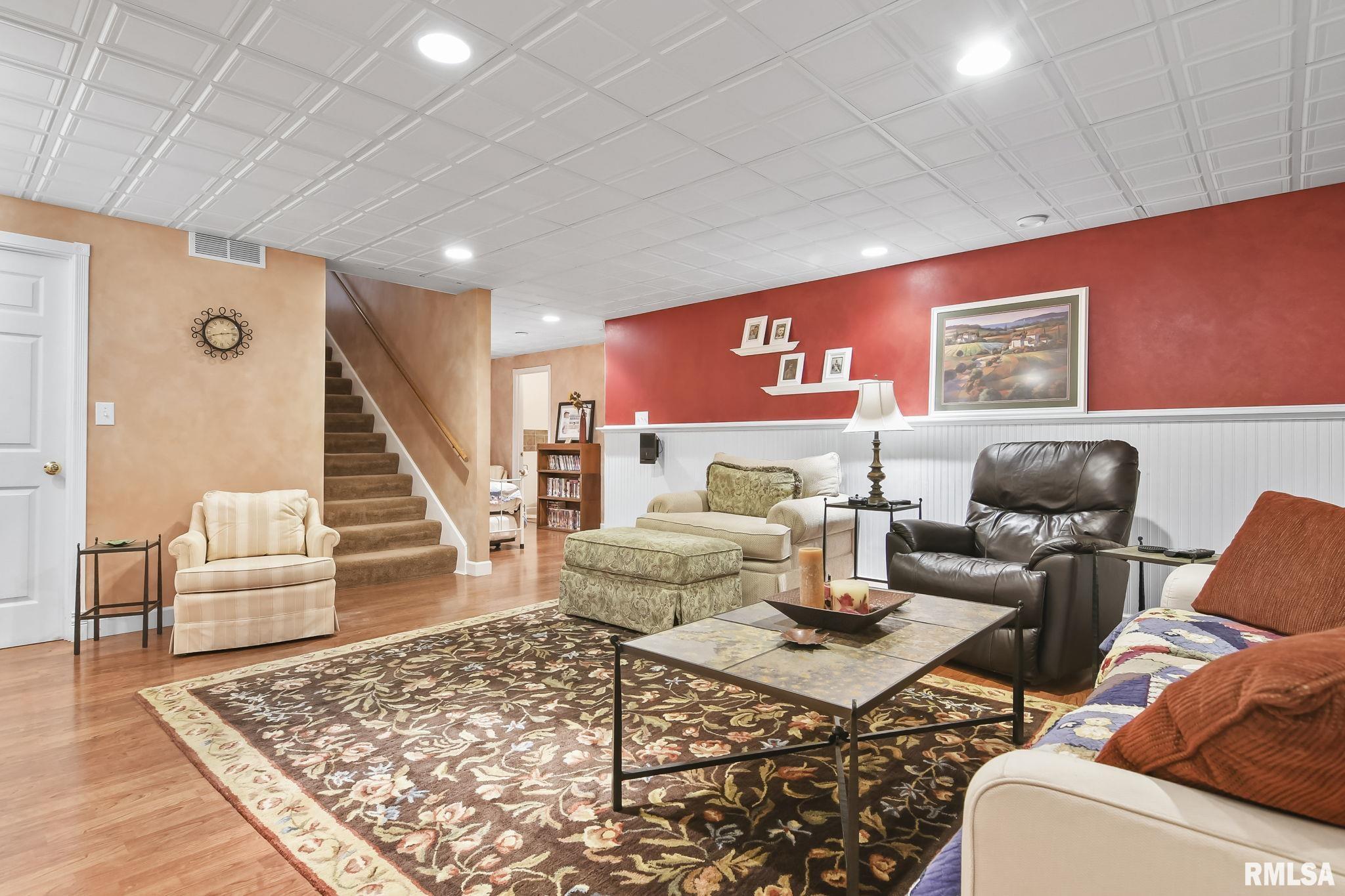 1116 Post Road