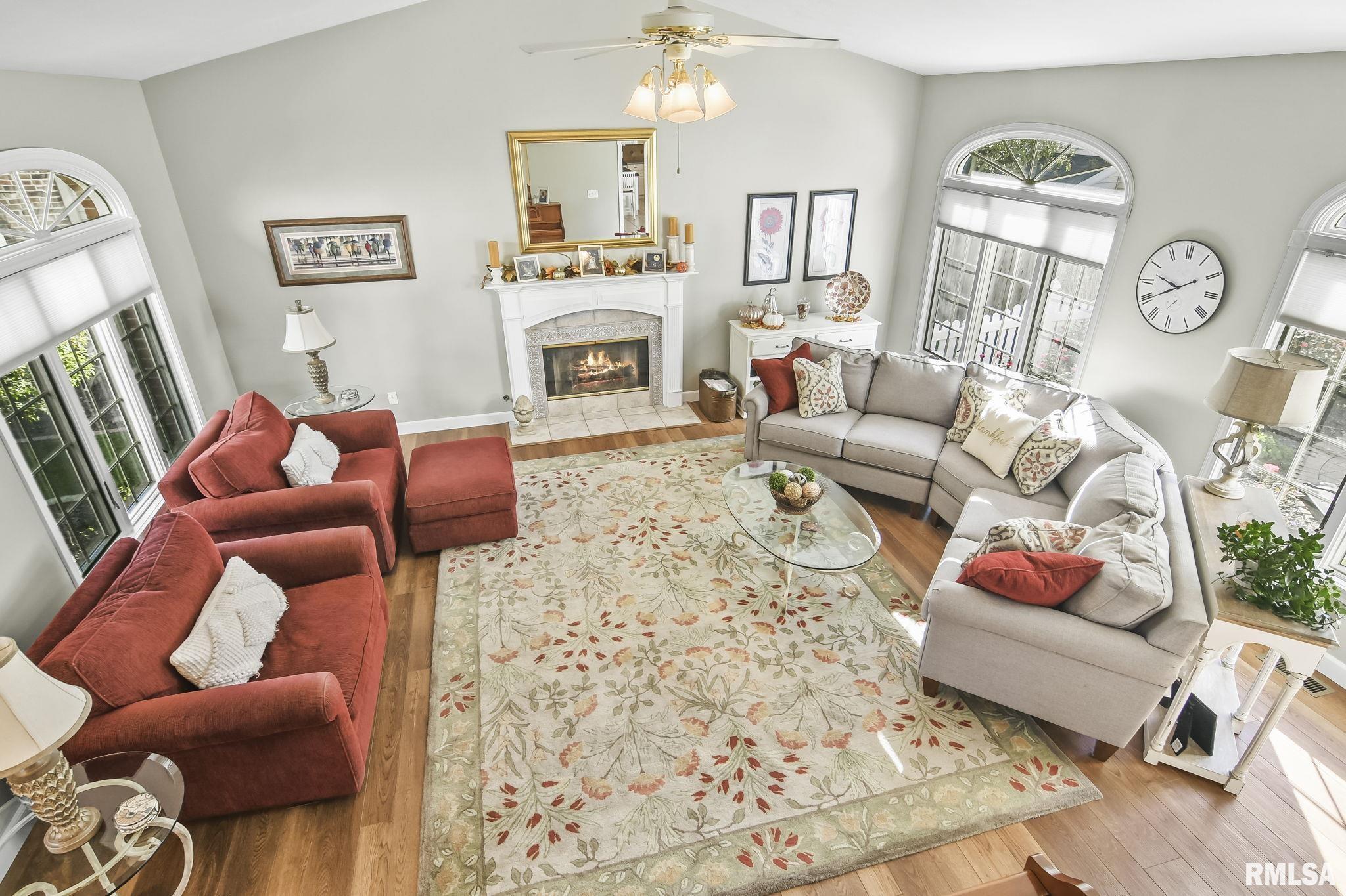 1116 Post Road