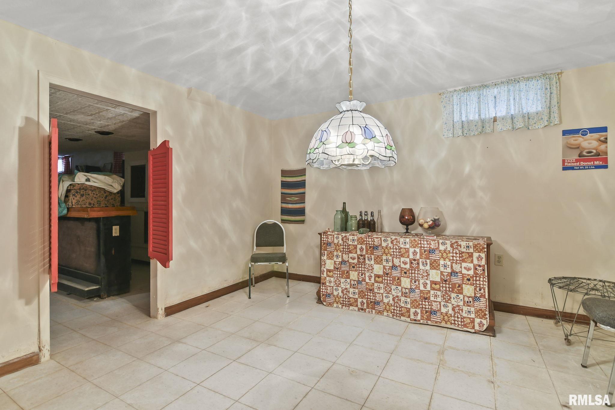 1112 MAPLE Avenue