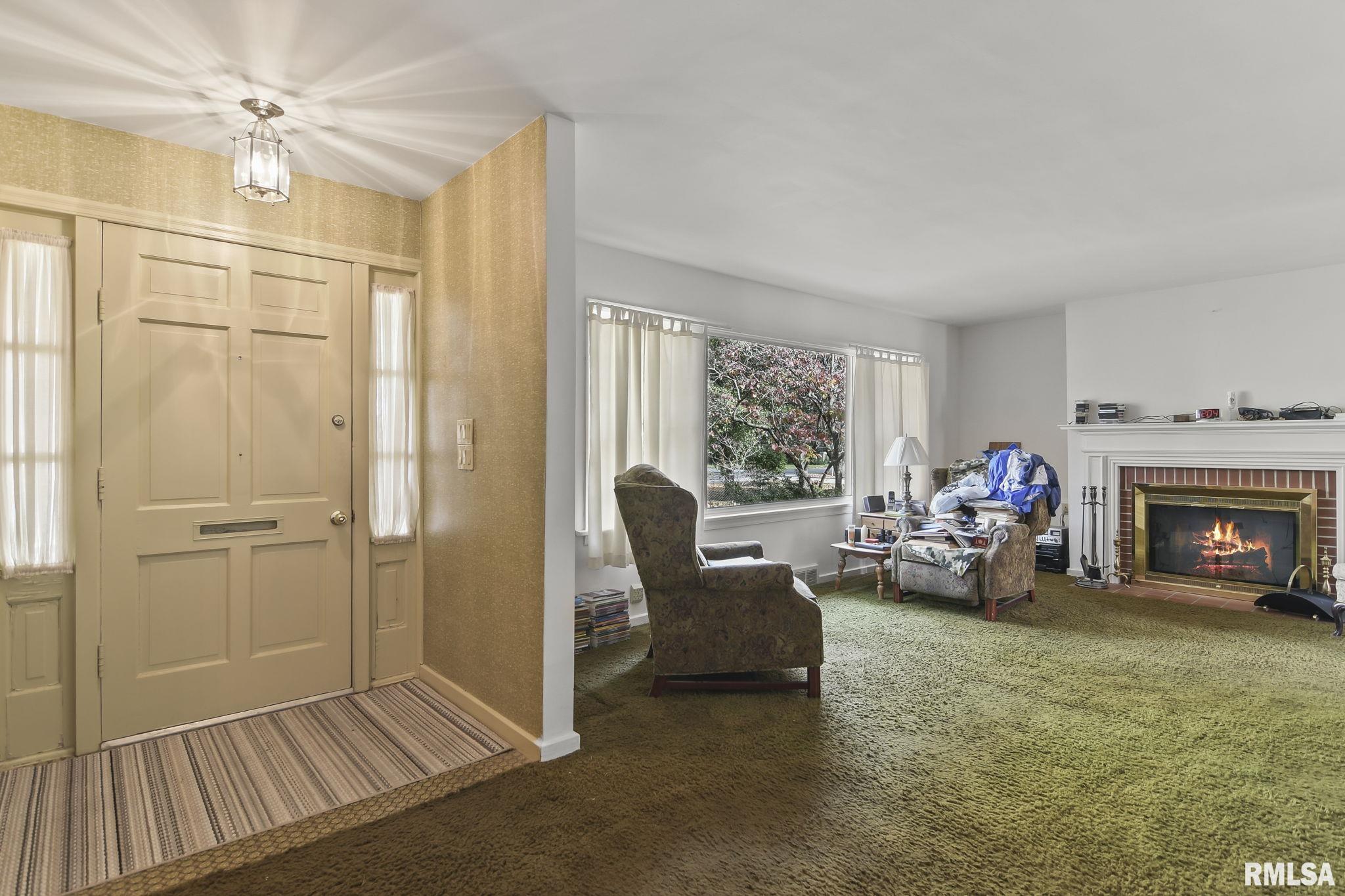 1112 MAPLE Avenue