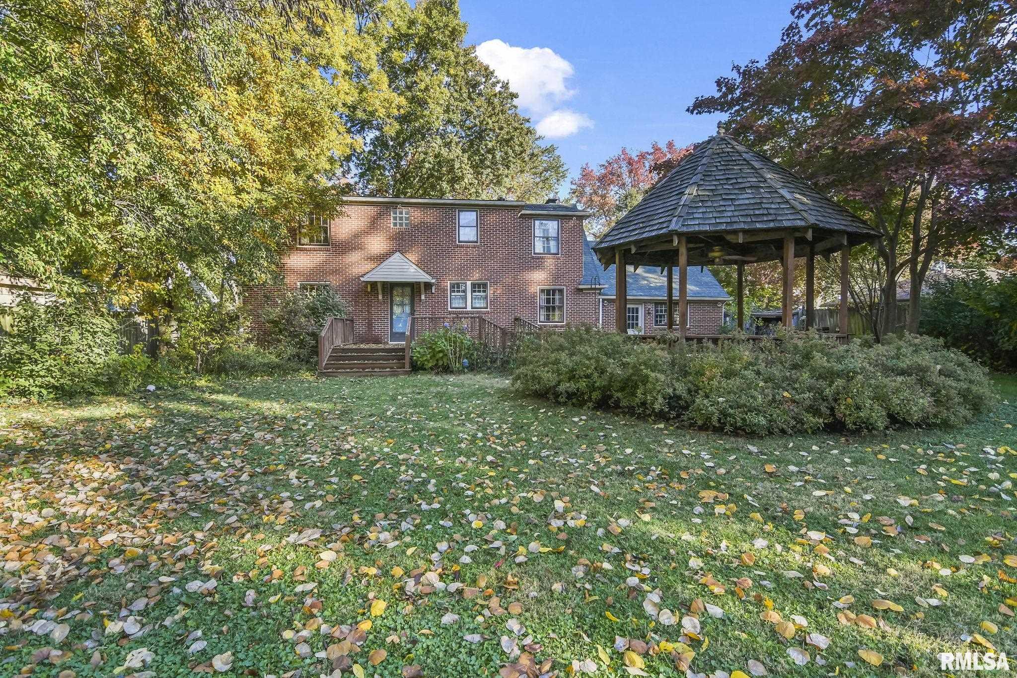 1112 MAPLE Avenue