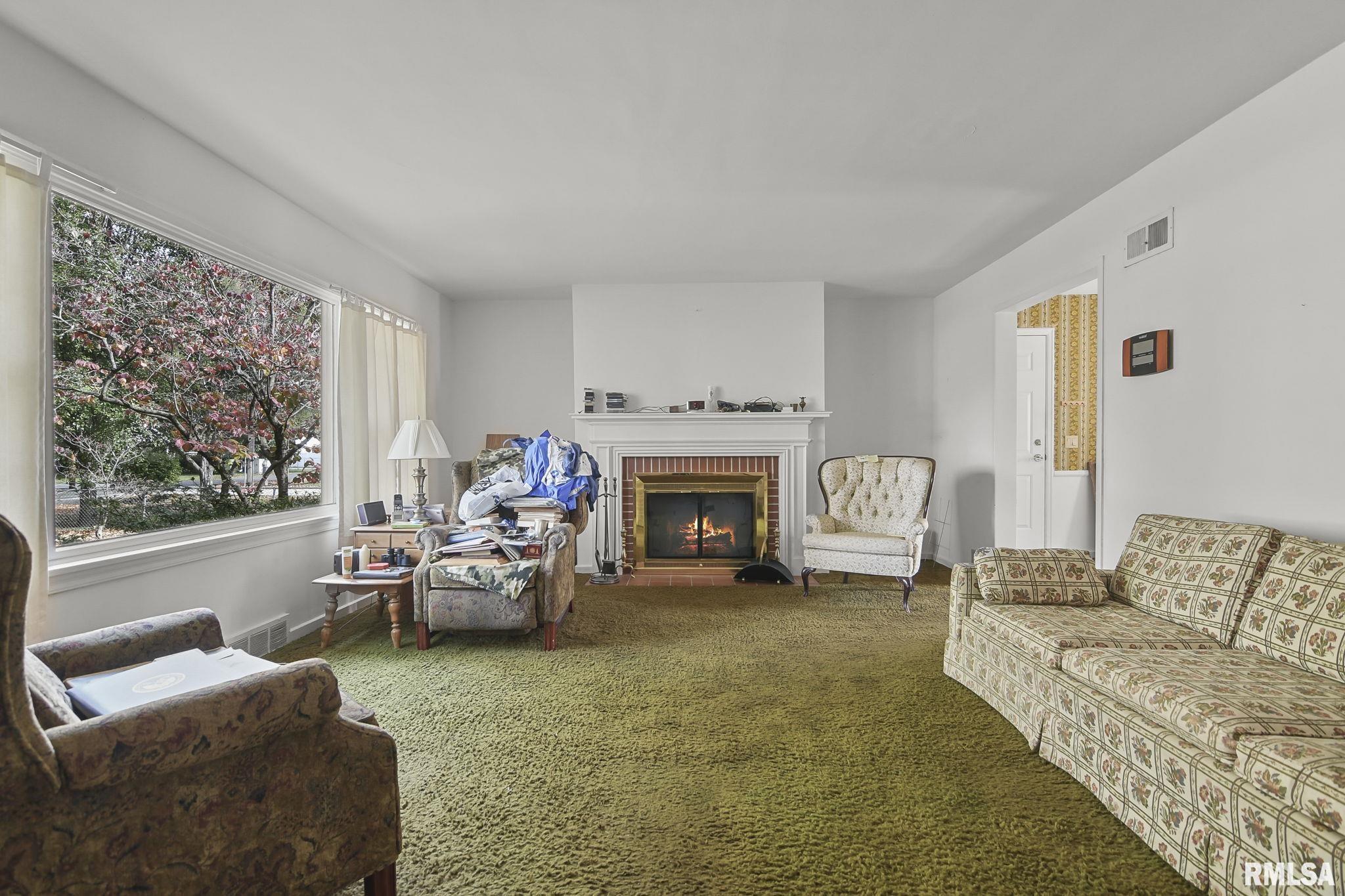 1112 MAPLE Avenue
