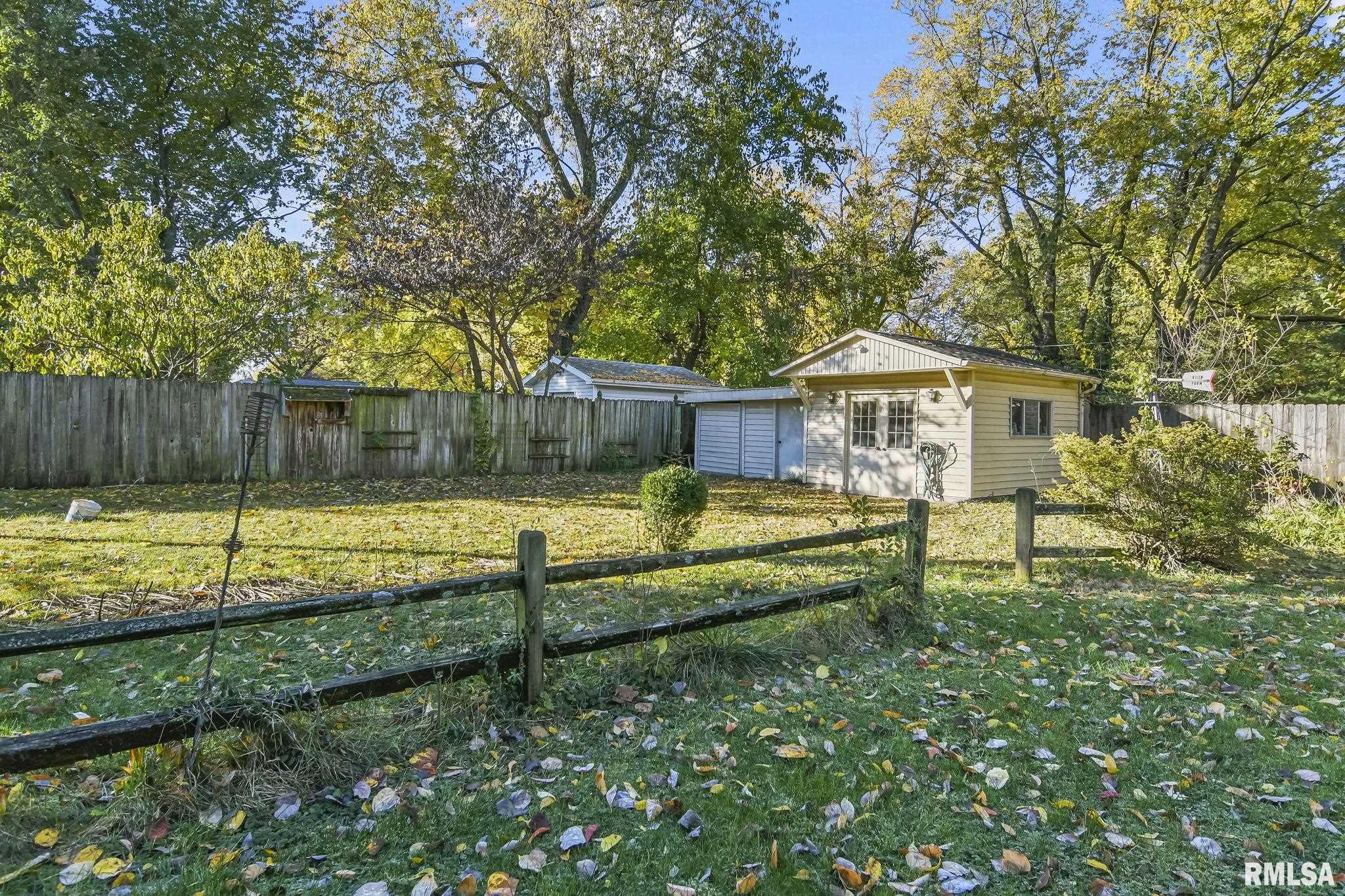 1112 MAPLE Avenue