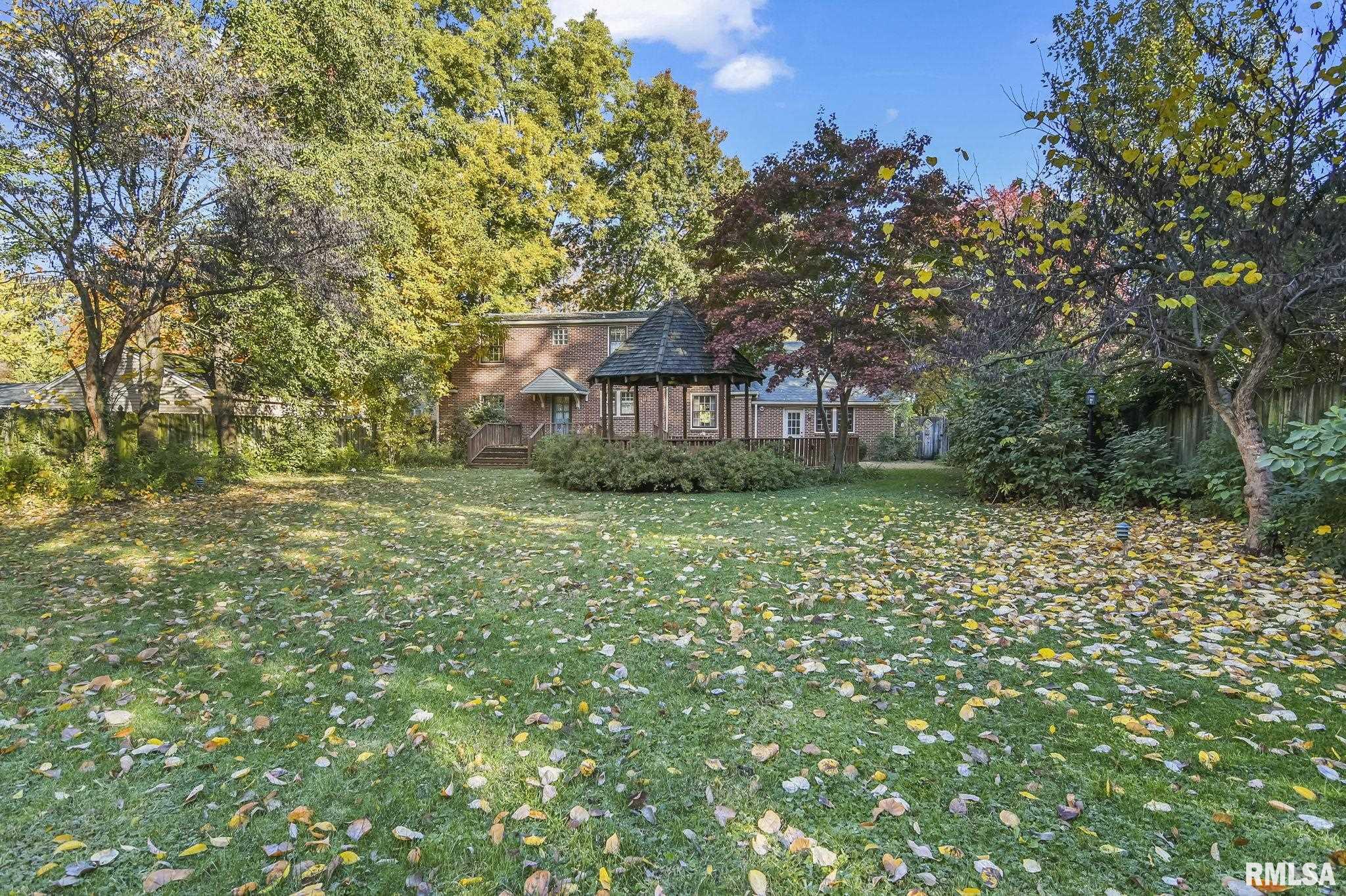1112 MAPLE Avenue