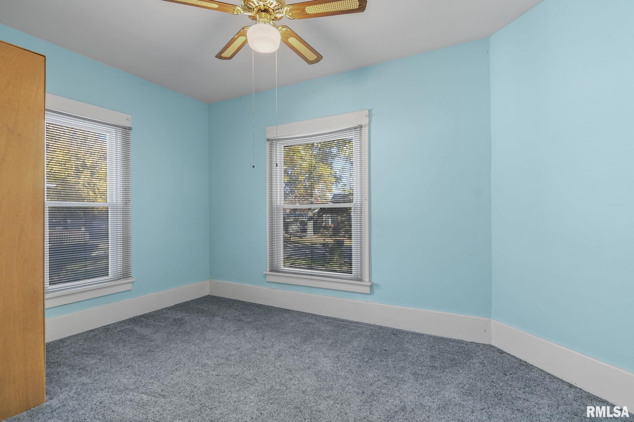 405 N WALNUT Street