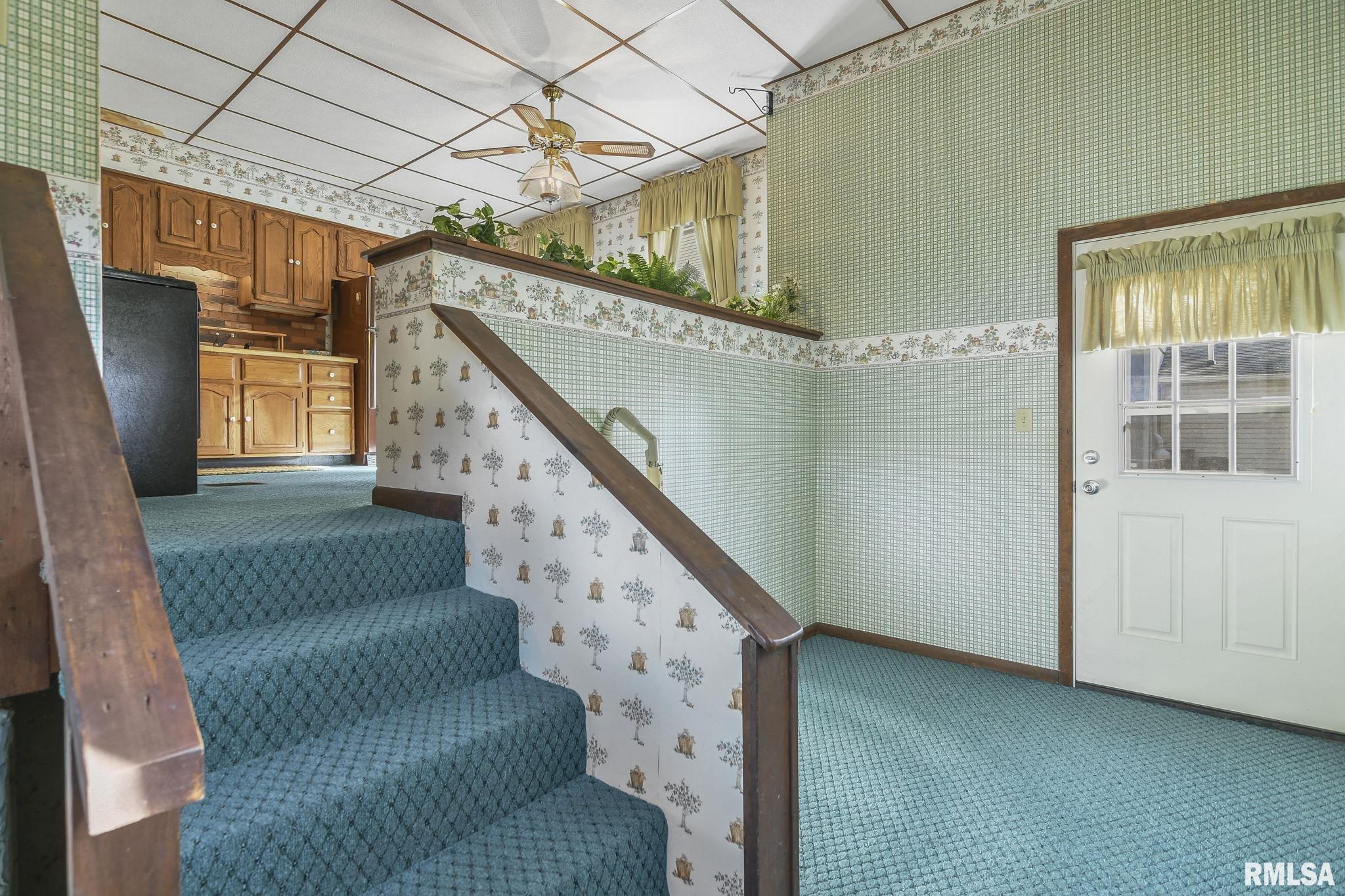 405 N WALNUT Street