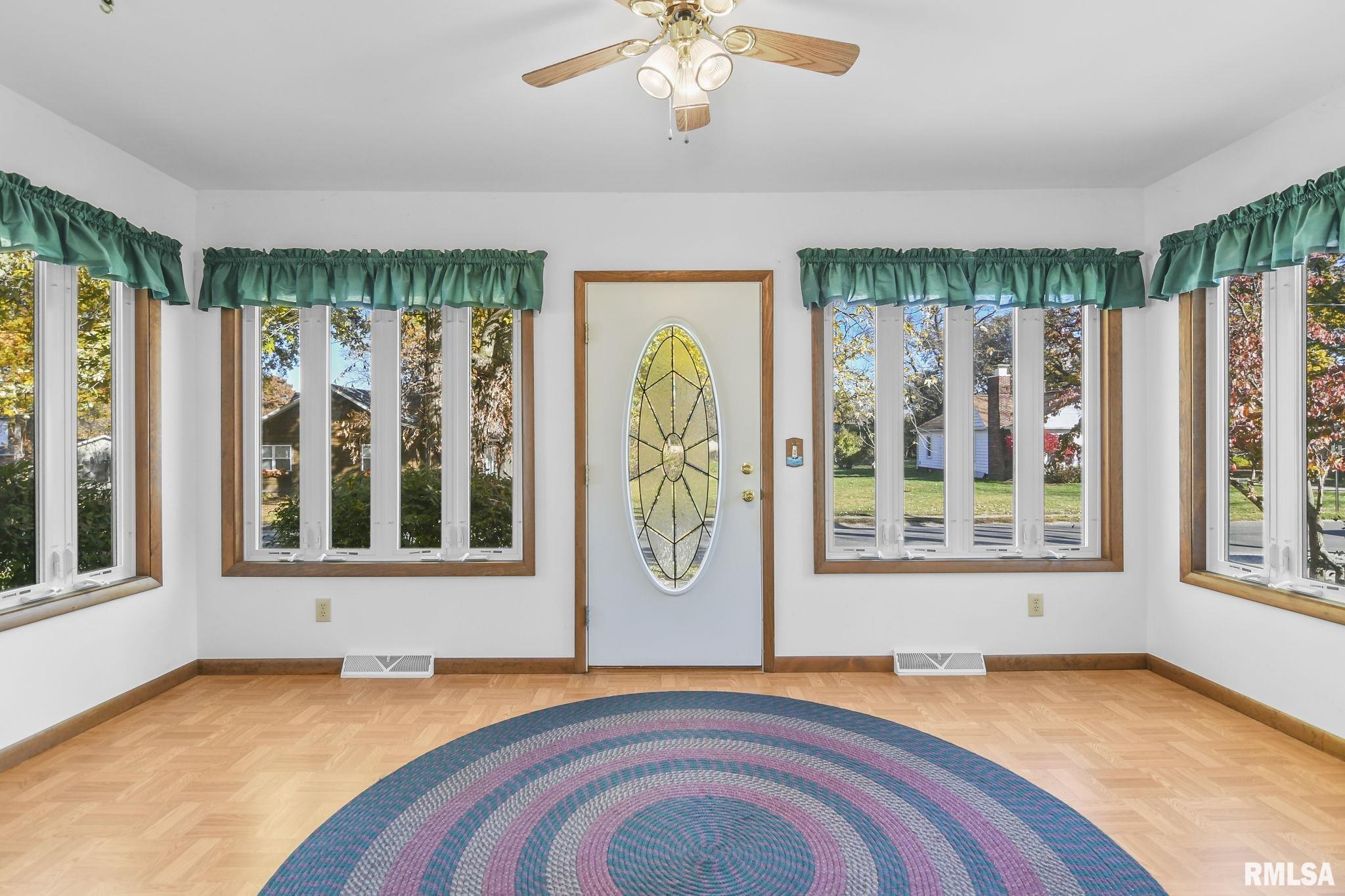 405 N WALNUT Street
