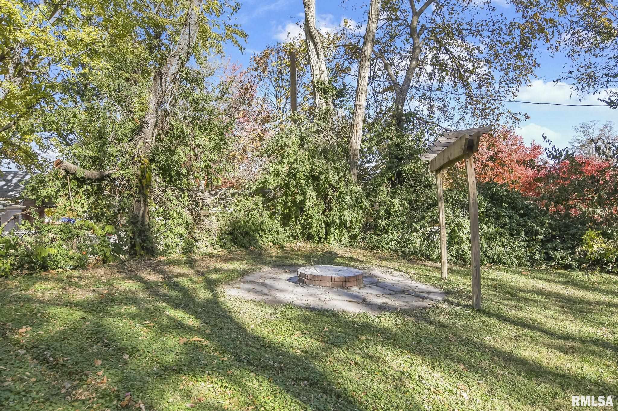 252 N Amos Avenue