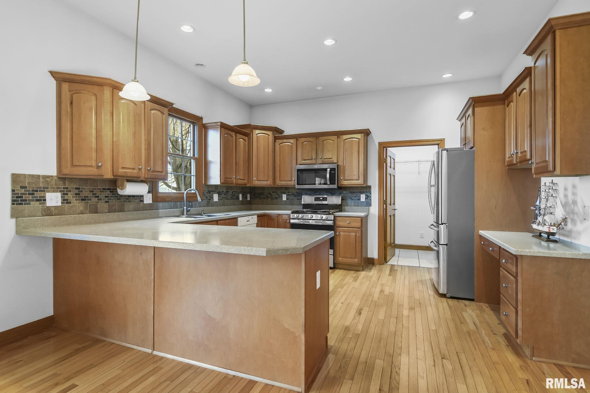 2221 Harbor Landing