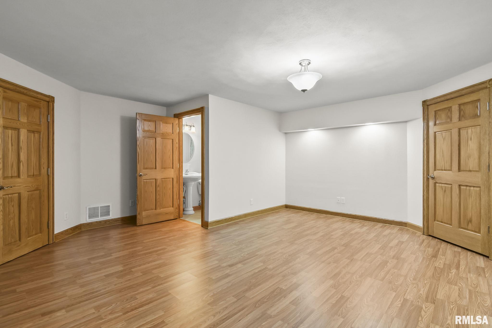 2221 Harbor Landing