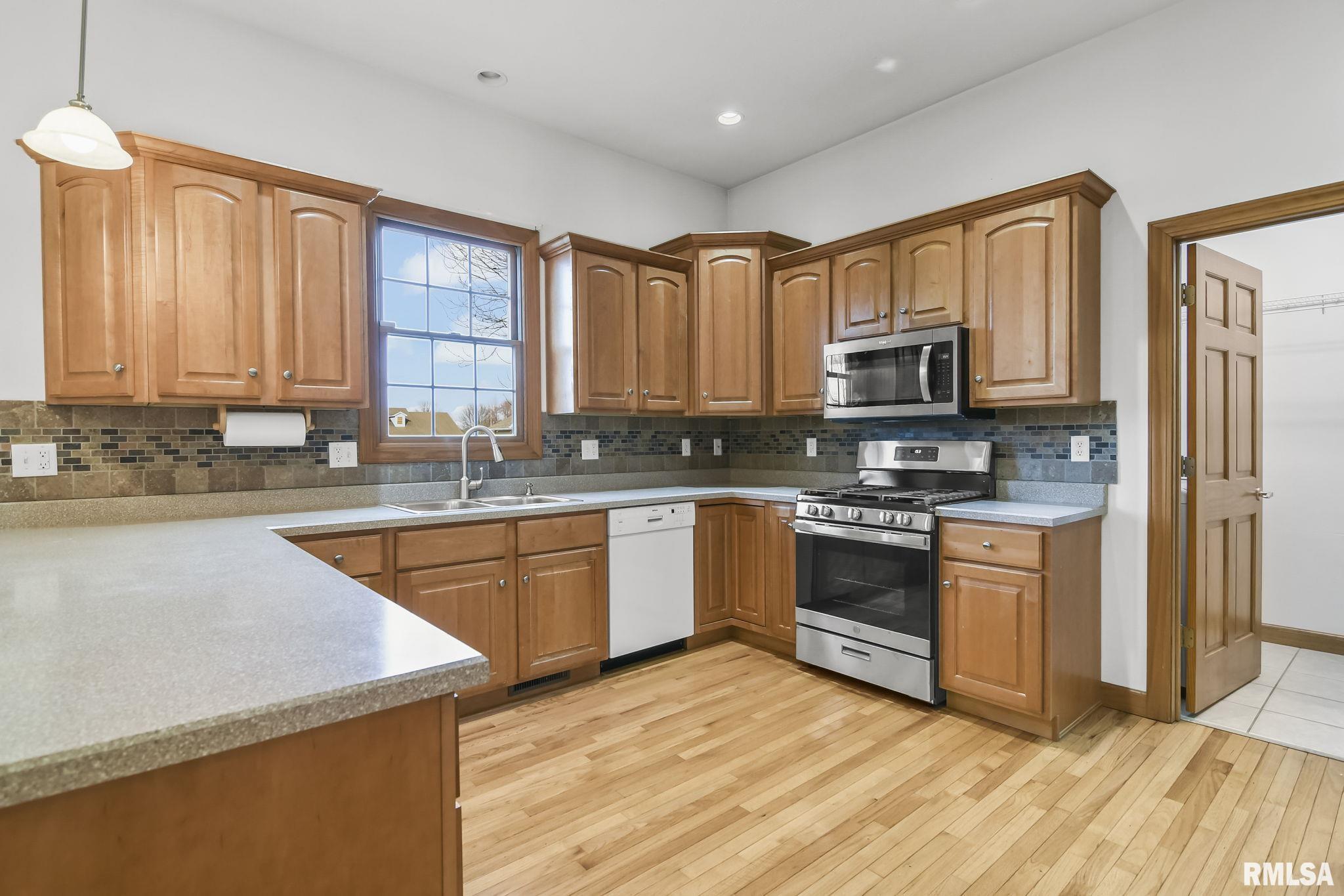 2221 Harbor Landing