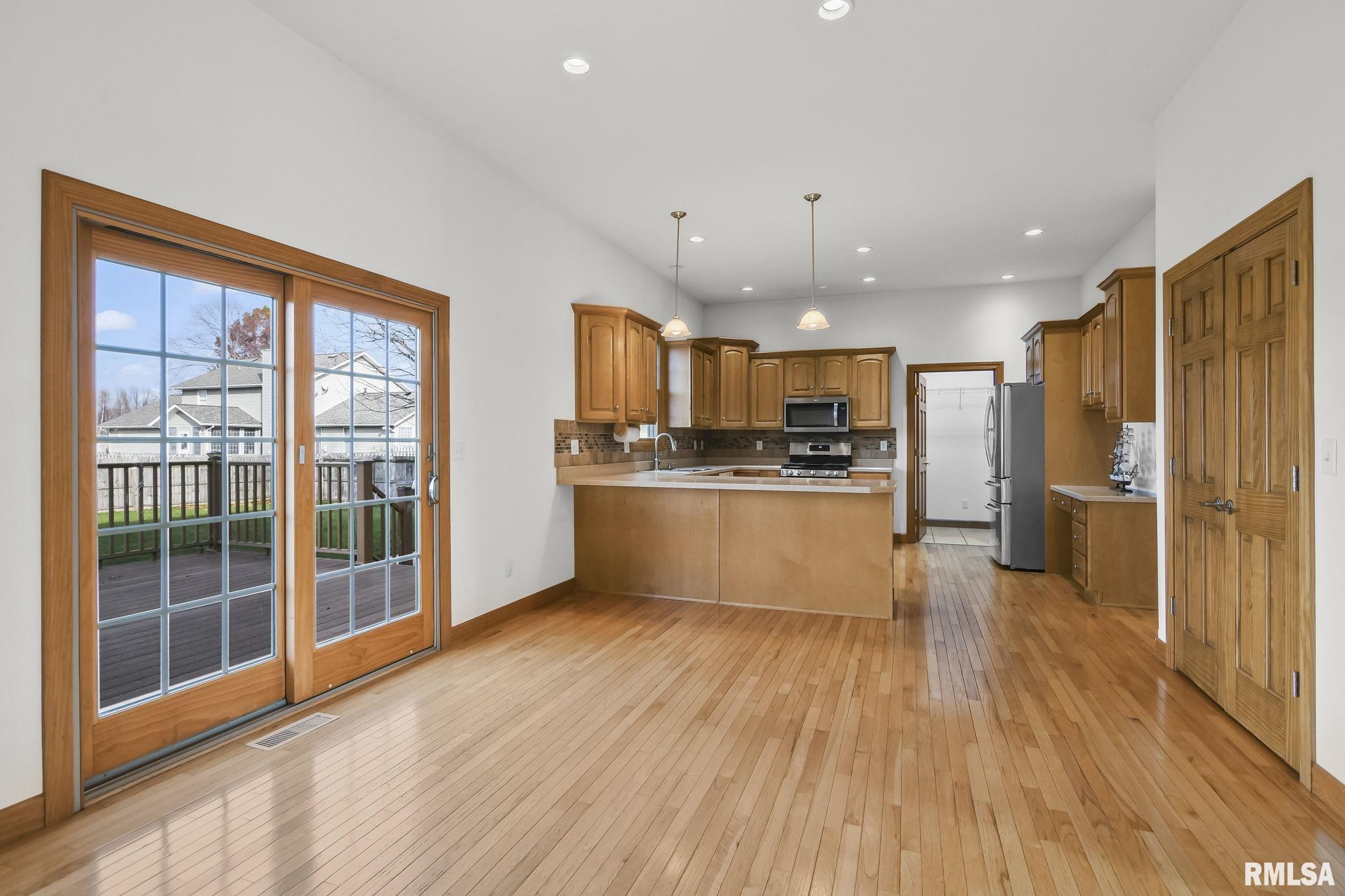2221 Harbor Landing