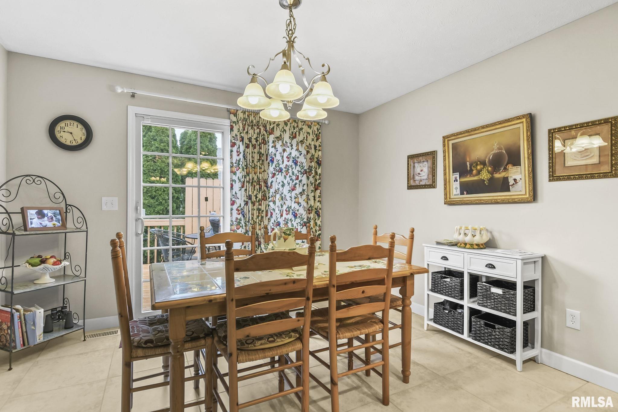 2708 Covered Wagon Trail