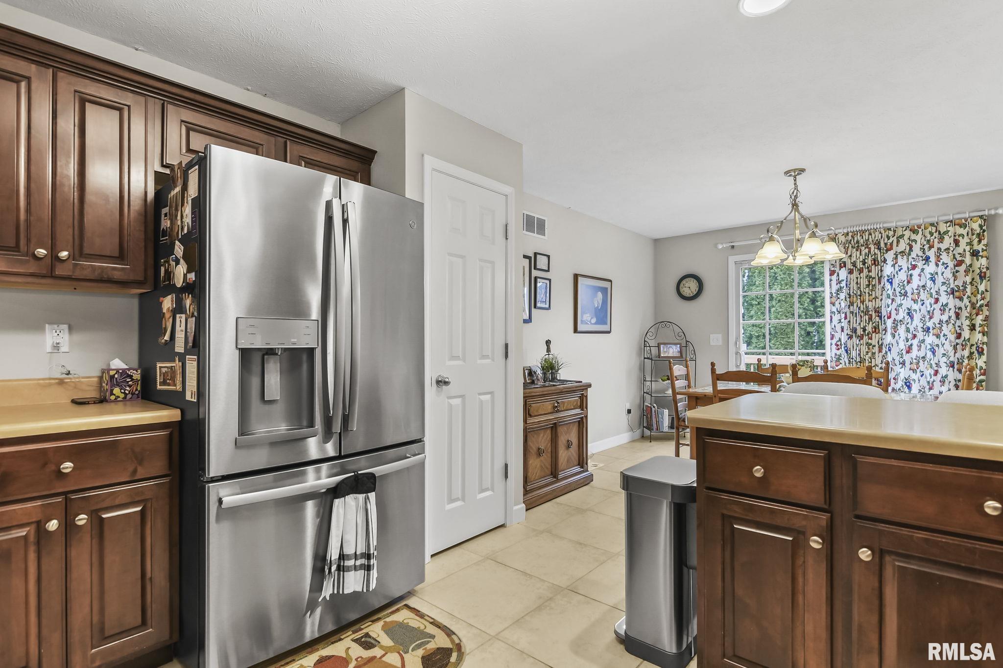 2708 Covered Wagon Trail