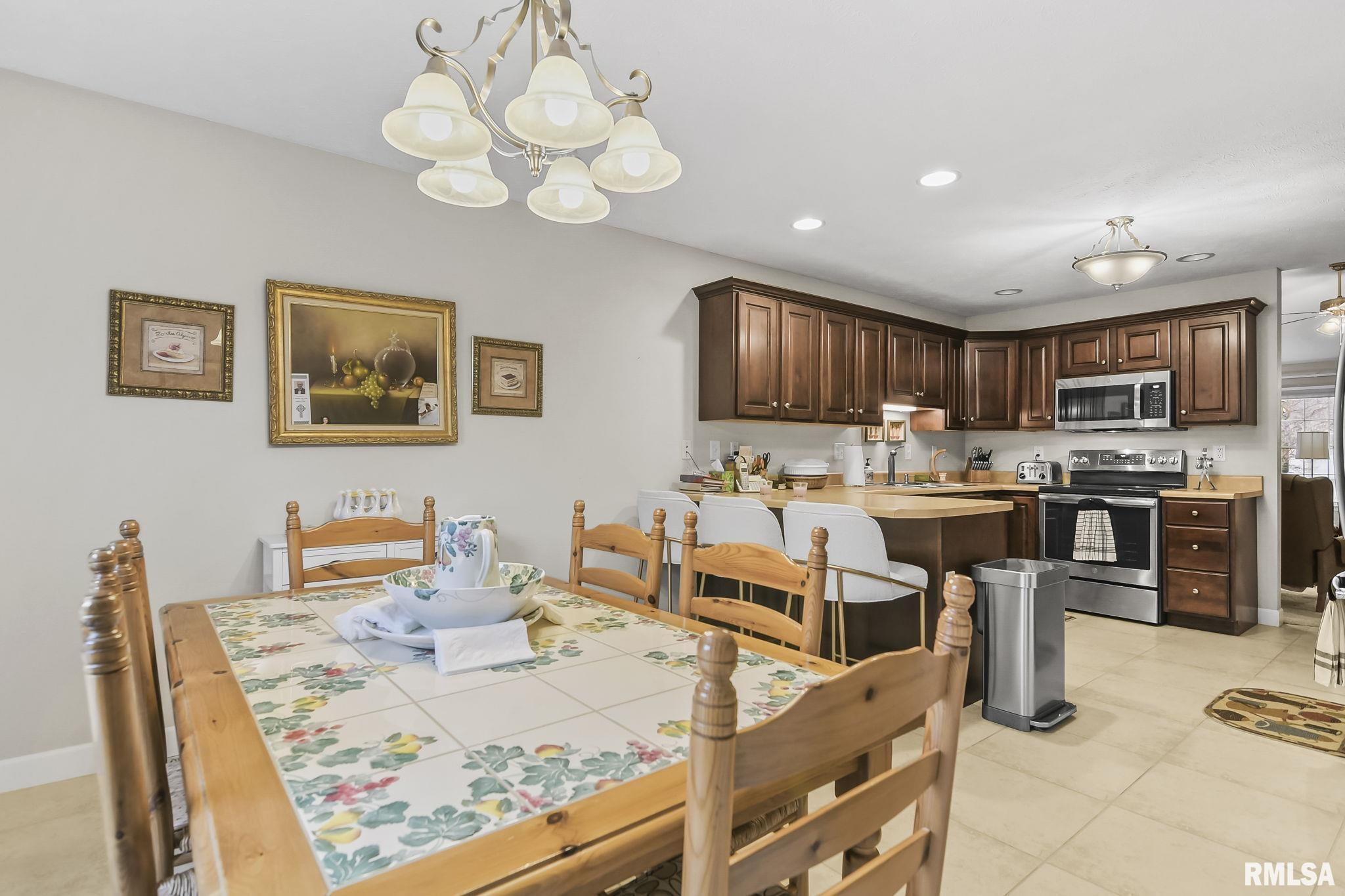 2708 Covered Wagon Trail