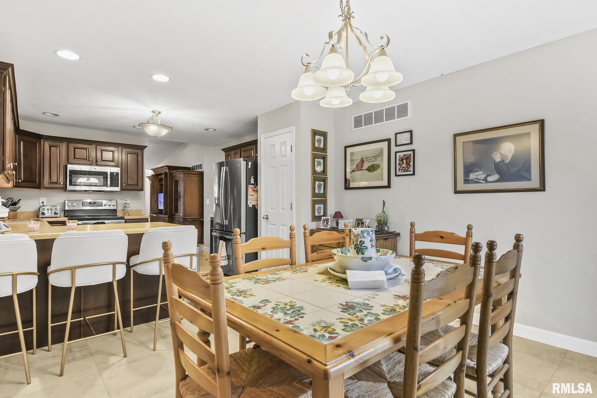 2708 Covered Wagon Trail