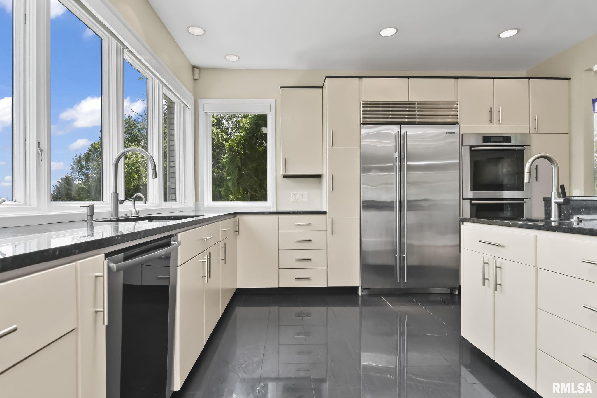 5200 EAGLE RIDGE