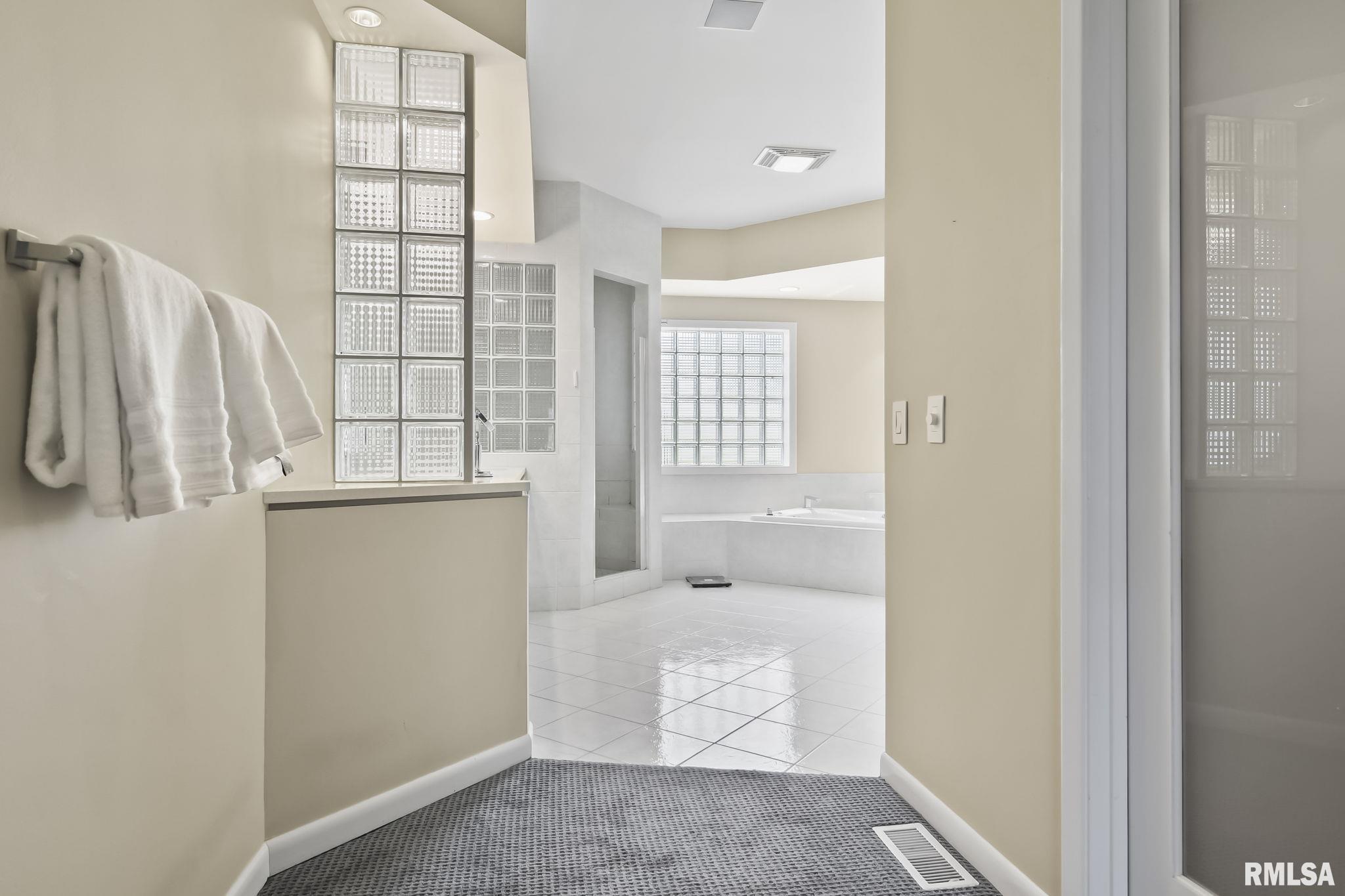 5200 EAGLE RIDGE