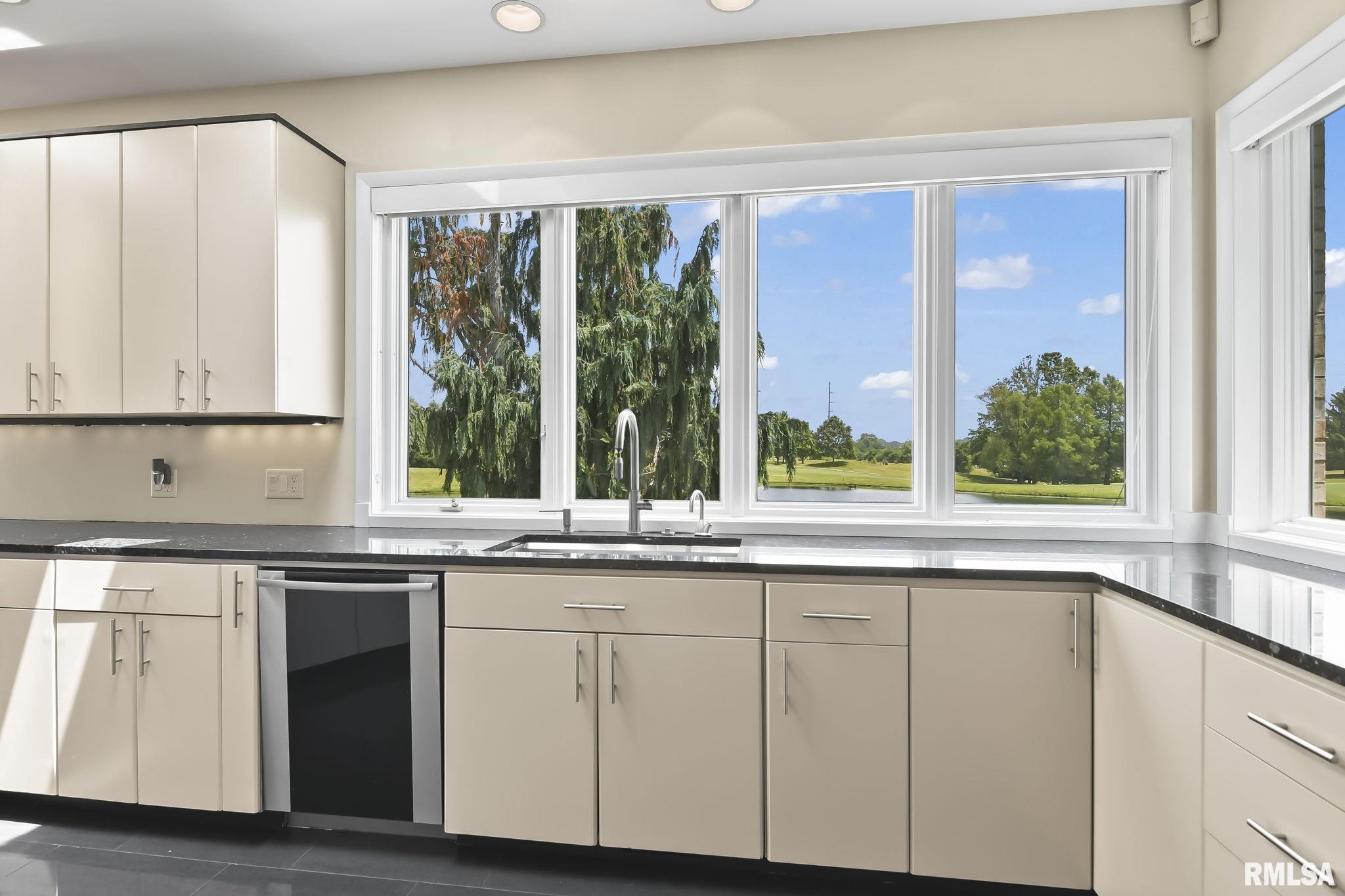 5200 EAGLE RIDGE
