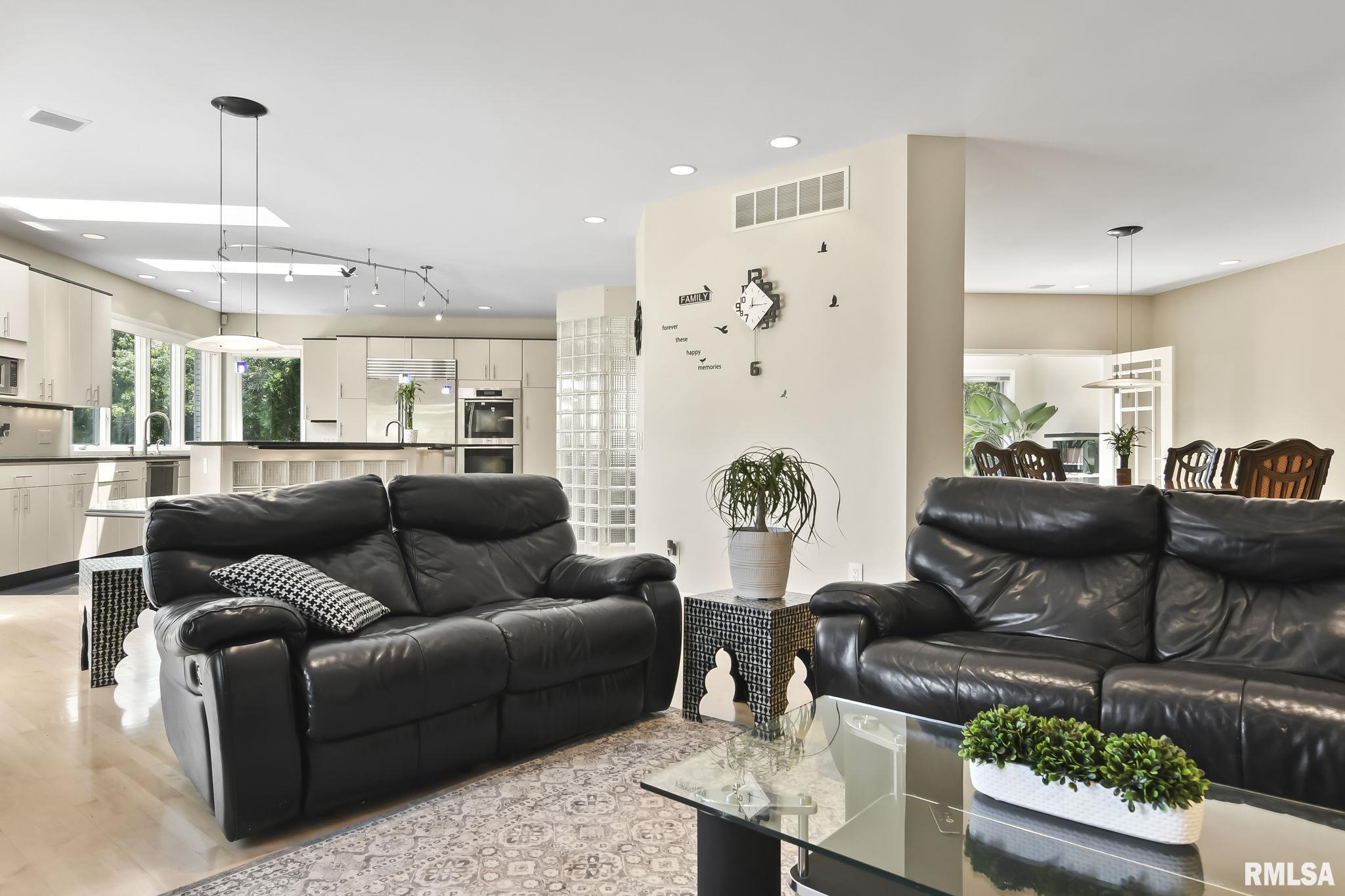 5200 EAGLE RIDGE
