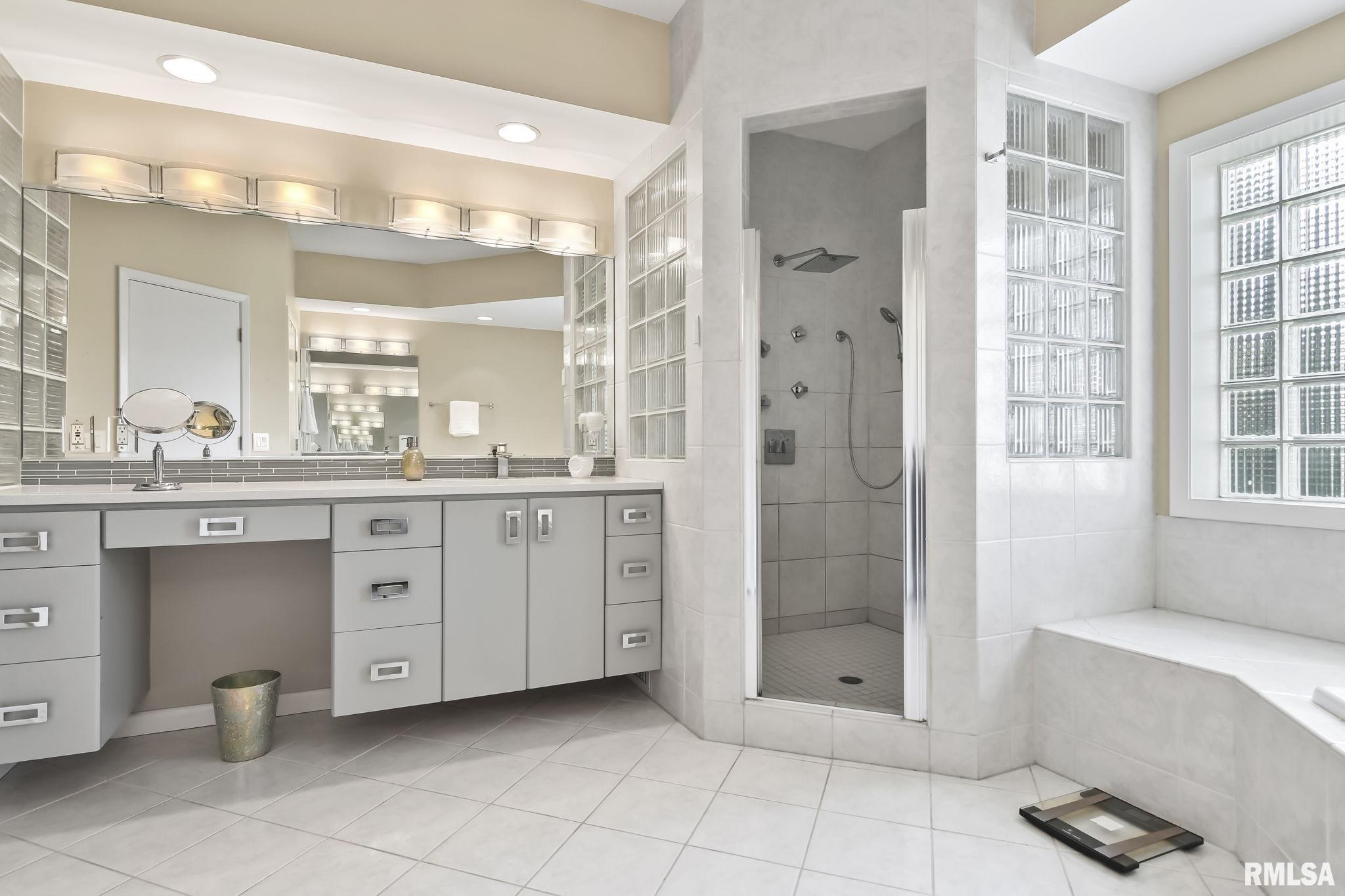 5200 EAGLE RIDGE